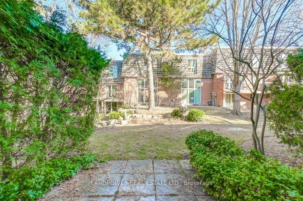Photo 32 of 10 Brassbell Mill Way, North York, St. Andrew-Windfields — HOMEH