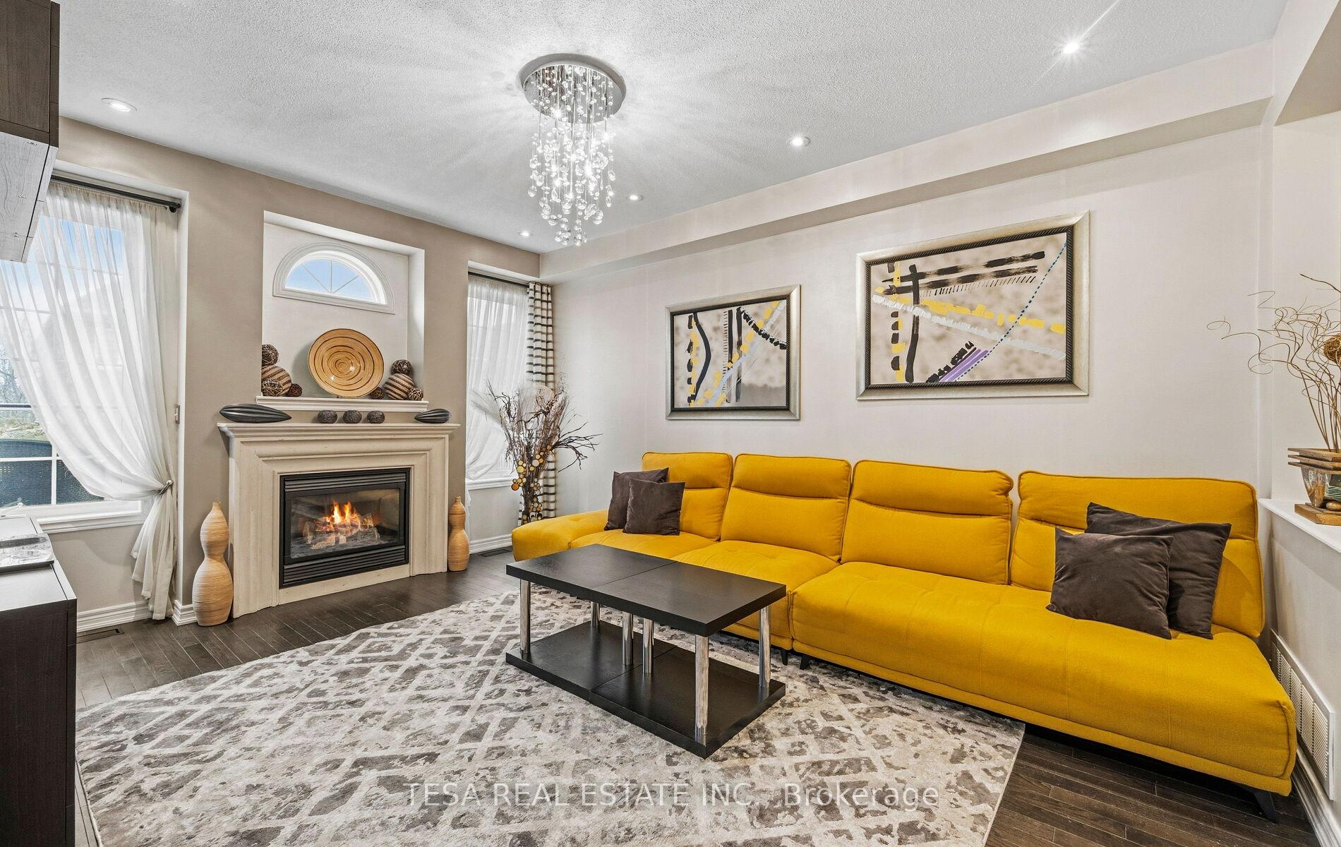 Photo 13 of 417 Lady Nadia Drive, Vaughan, Patterson — HOMEH