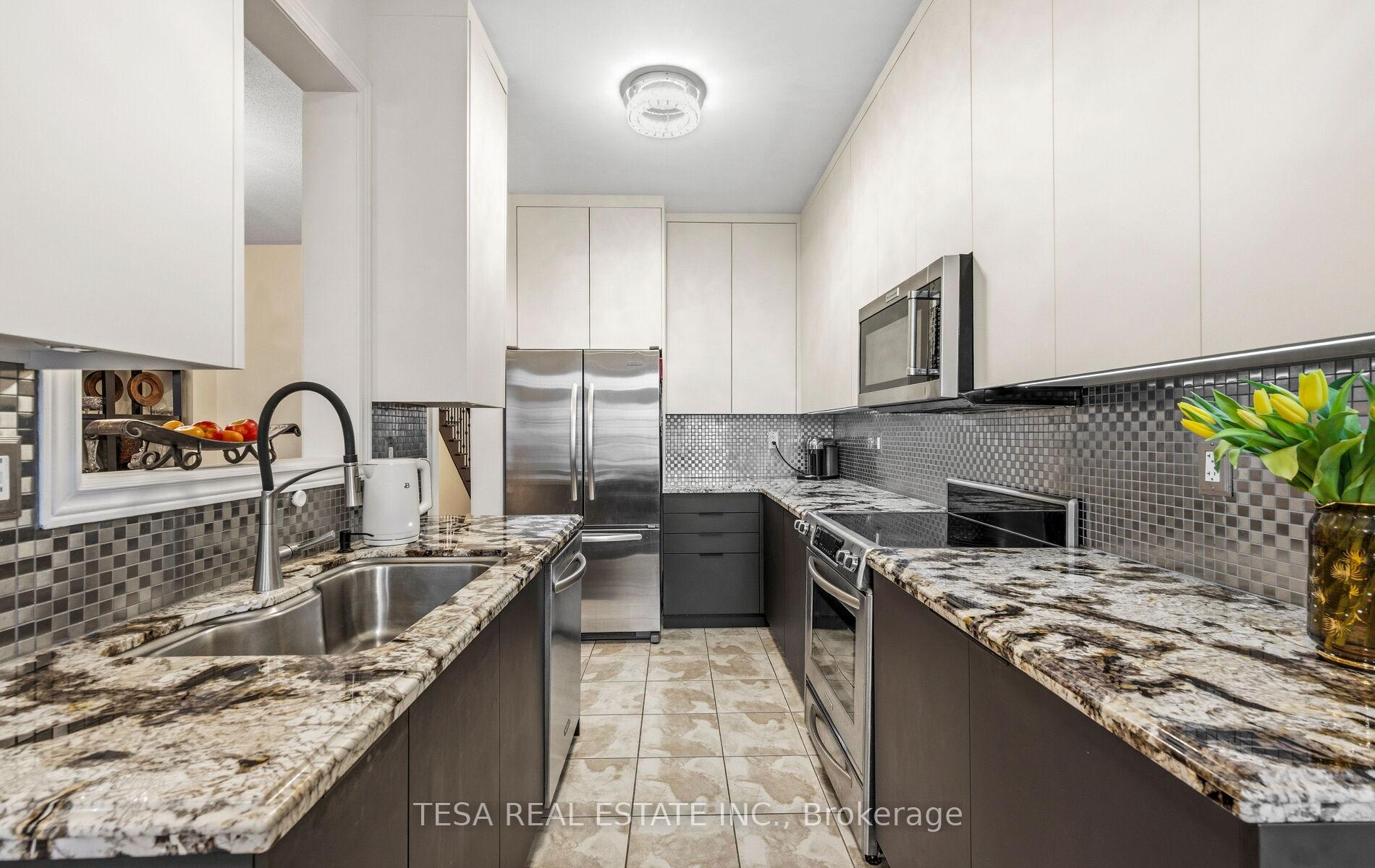 Photo 19 of 417 Lady Nadia Drive, Vaughan, Patterson — HOMEH