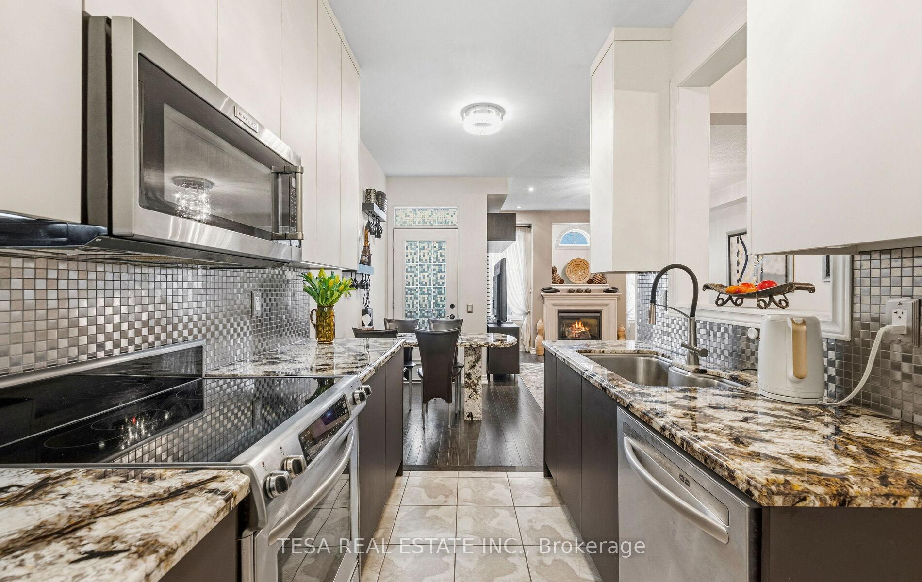 Photo 21 of 417 Lady Nadia Drive, Vaughan, Patterson — HOMEH