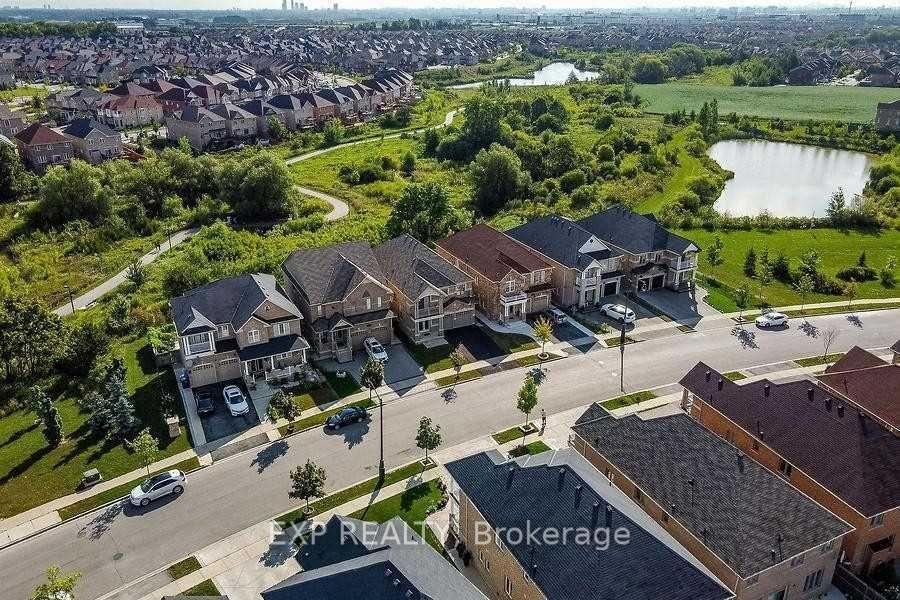 Photo 2 of 69 Gardenbrooke Trail, Brampton, Bram East — HOMEH