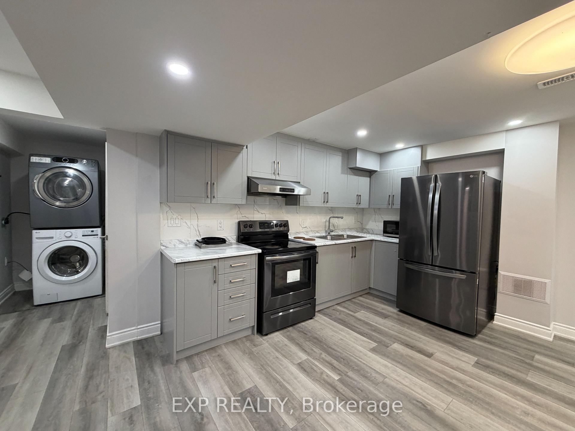 Photo 4 of 69 Gardenbrooke Trail, Brampton, Bram East — HOMEH
