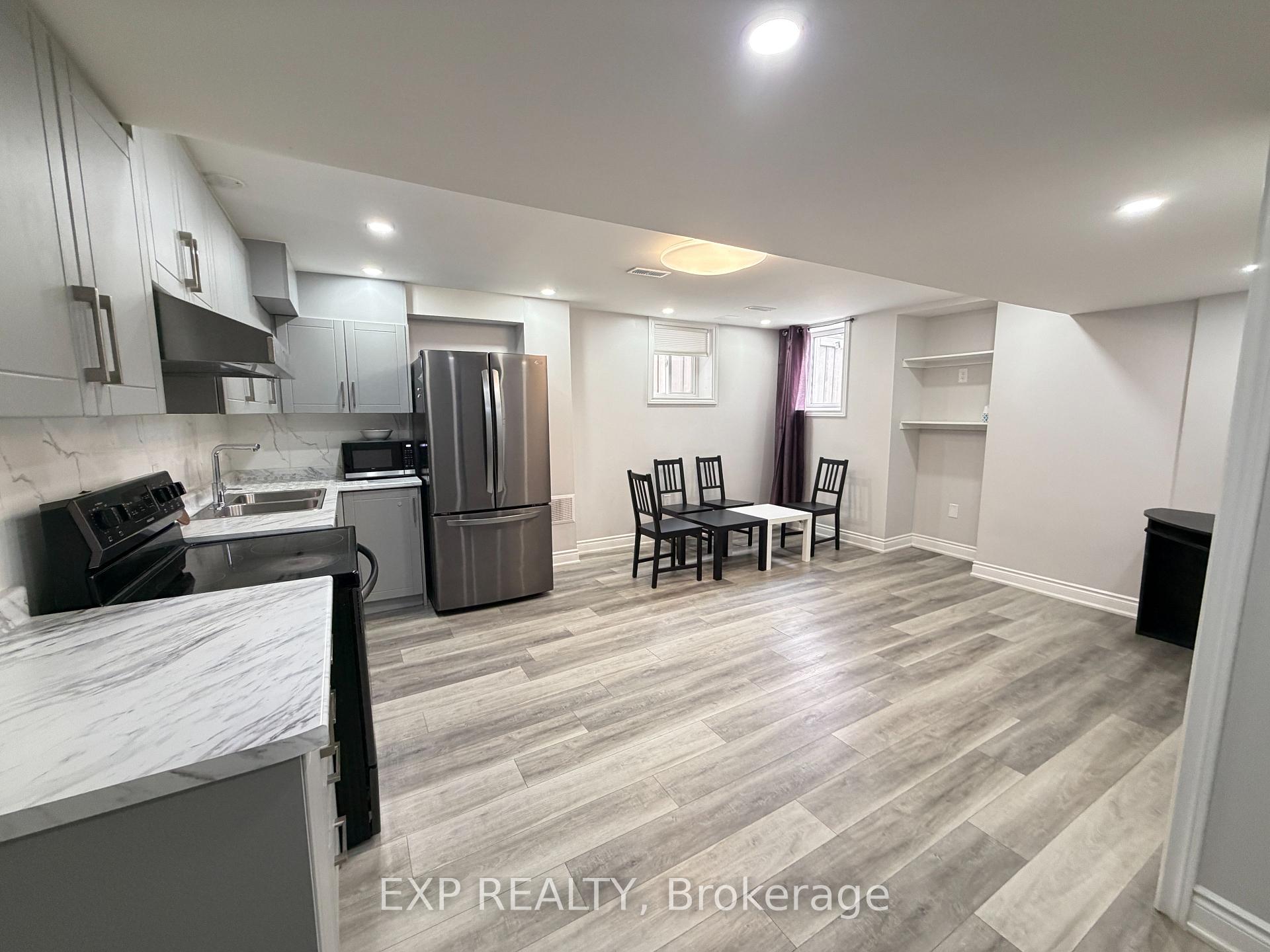 Photo 5 of 69 Gardenbrooke Trail, Brampton, Bram East — HOMEH
