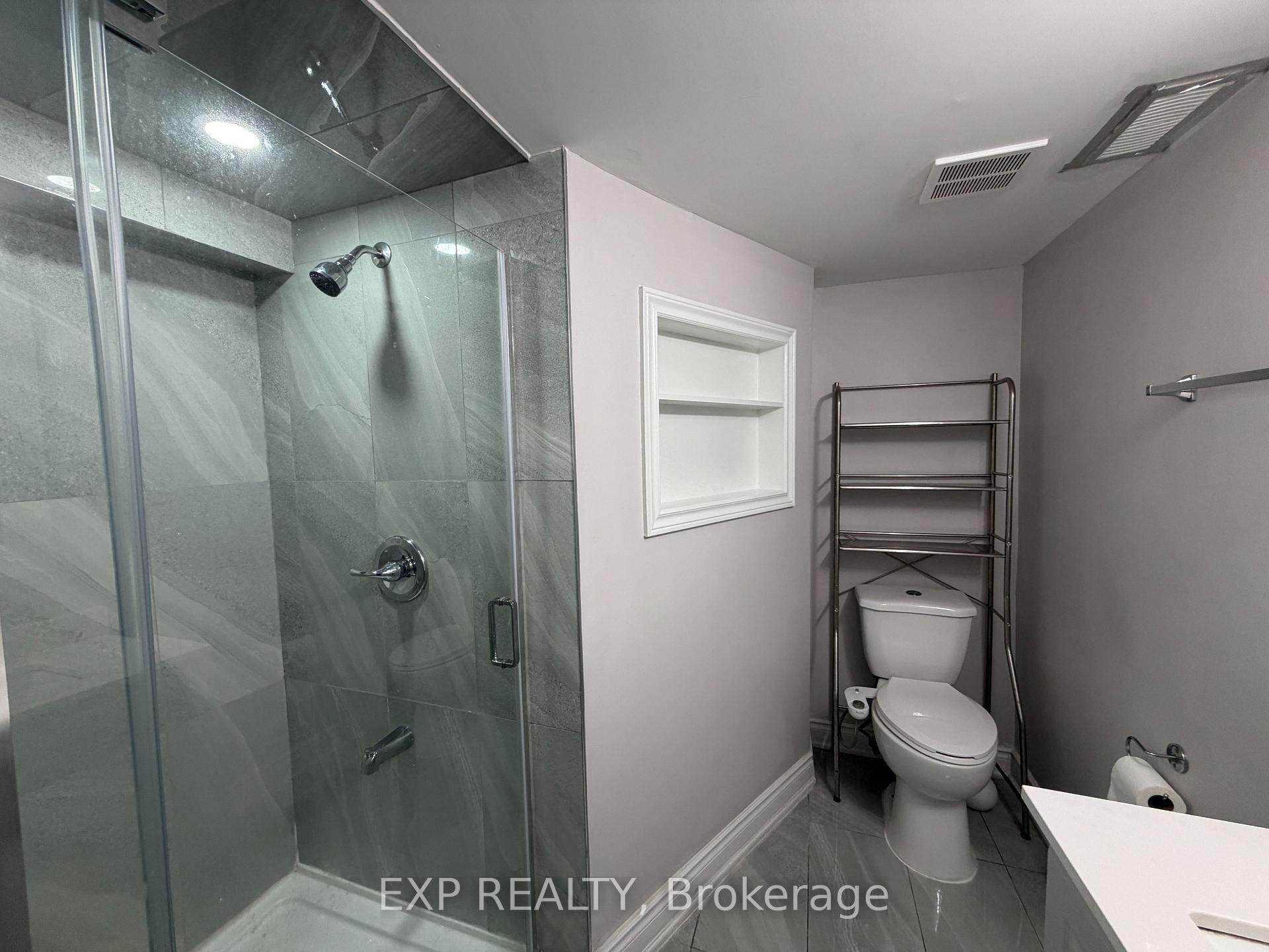 Photo 10 of 69 Gardenbrooke Trail, Brampton, Bram East — HOMEH