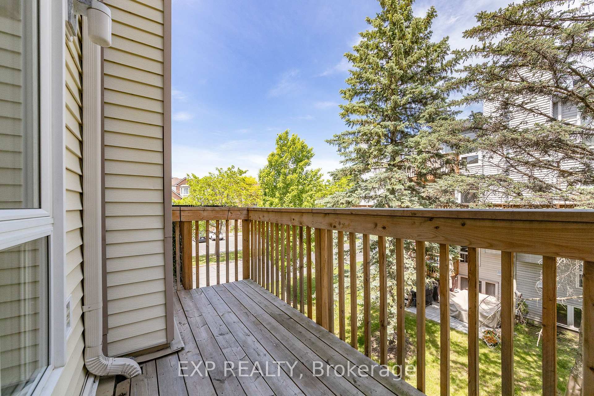 Photo 11 of 324 Briston Private, Ottawa, Hunt Club Park — HOMEH