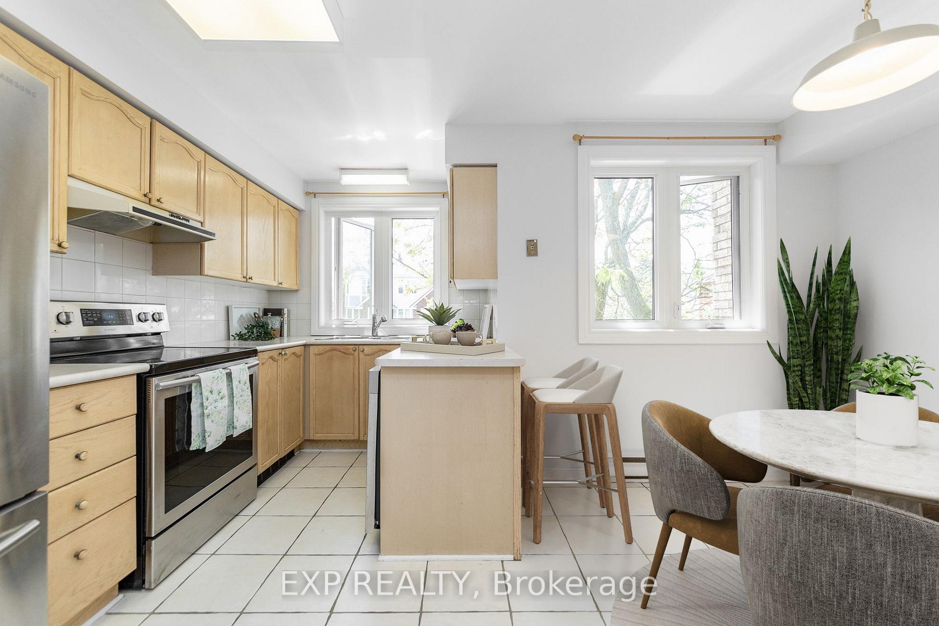 Photo 15 of 324 Briston Private, Ottawa, Hunt Club Park — HOMEH