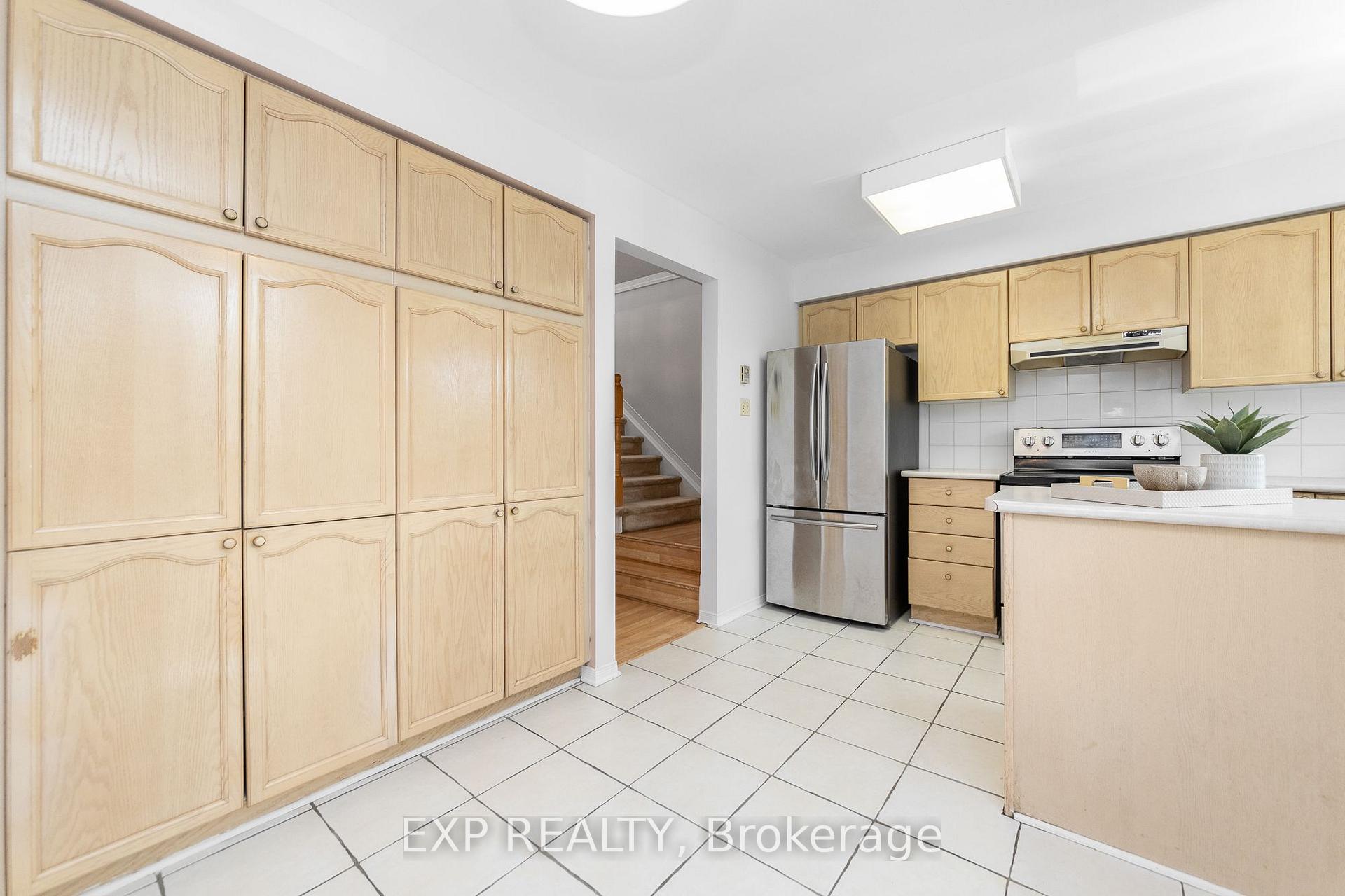 Photo 18 of 324 Briston Private, Ottawa, Hunt Club Park — HOMEH