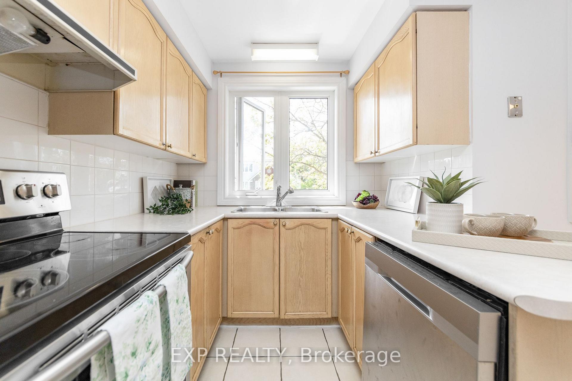 Photo 20 of 324 Briston Private, Ottawa, Hunt Club Park — HOMEH