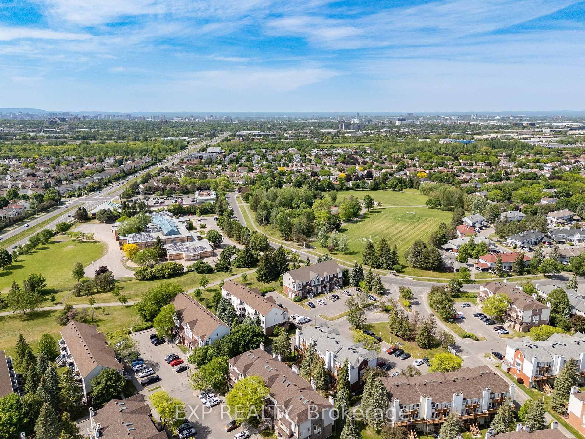 Photo 42 of 324 Briston Private, Ottawa, Hunt Club Park — HOMEH