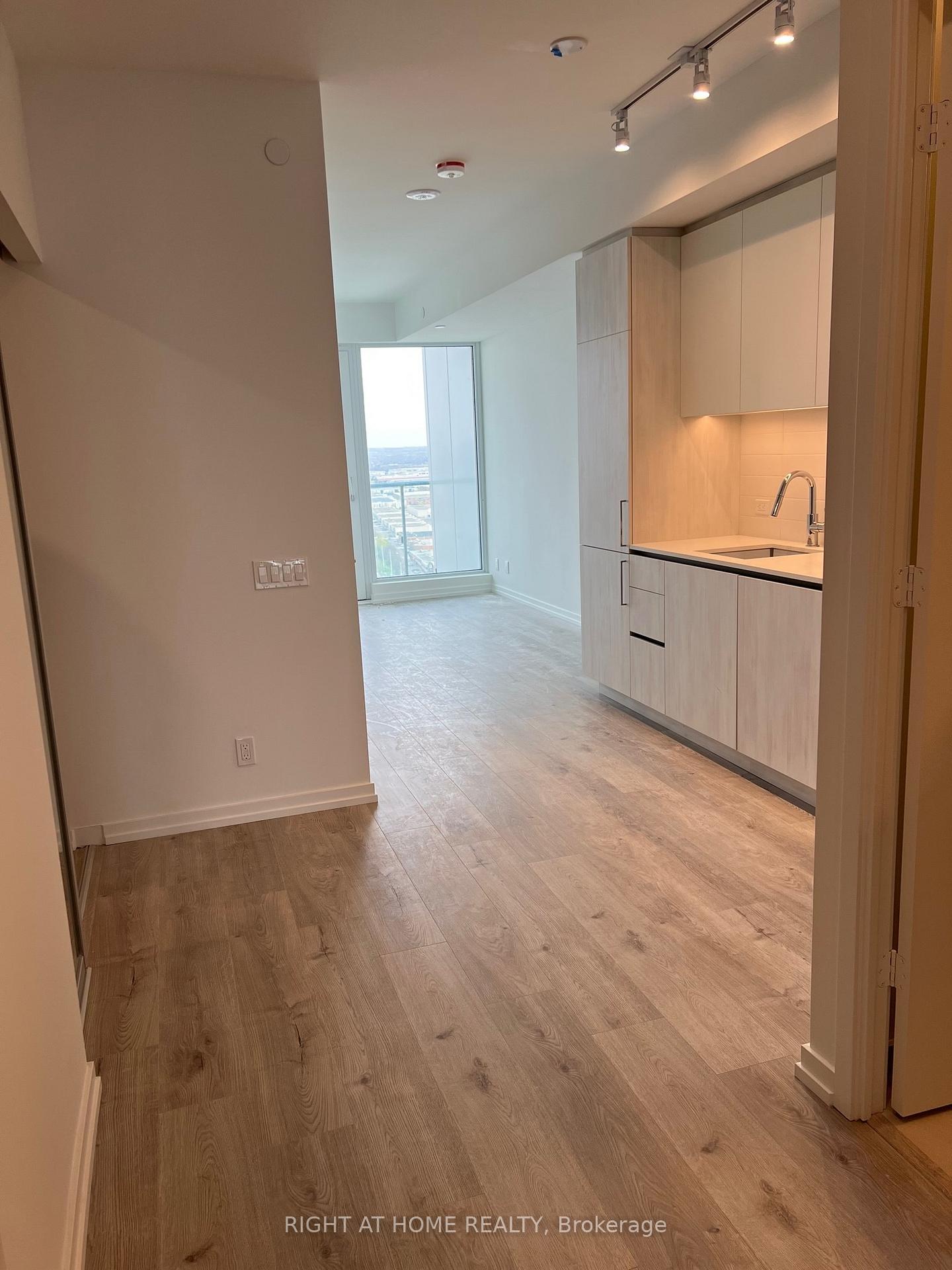 Photo 12 of Unit 3107, 7890 Jane Street, Vaughan, Vaughan Corporate Centre — HOMEH