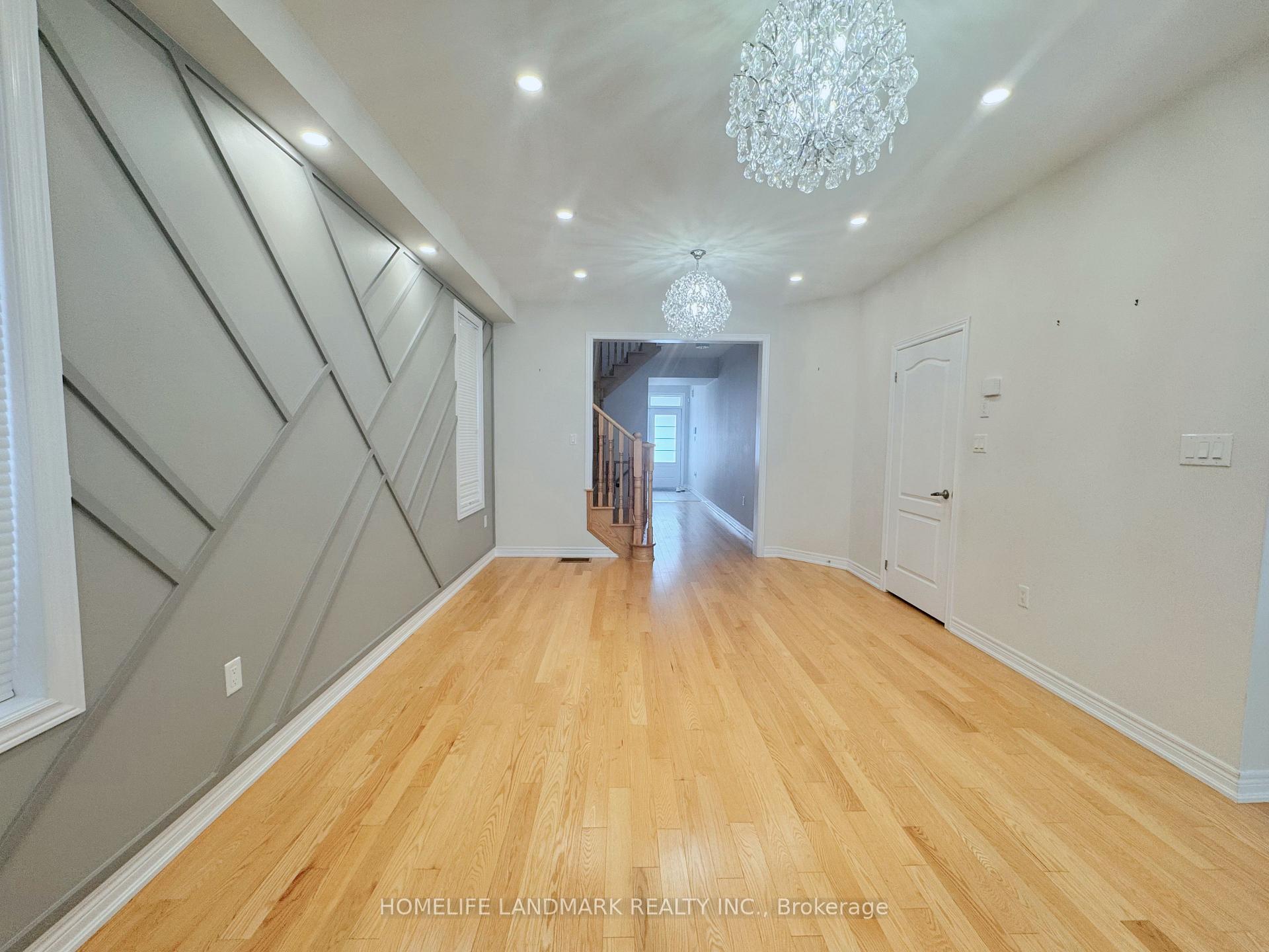 Photo 3 of 36 Applegate Drive, East Gwillimbury, Sharon — HOMEH
