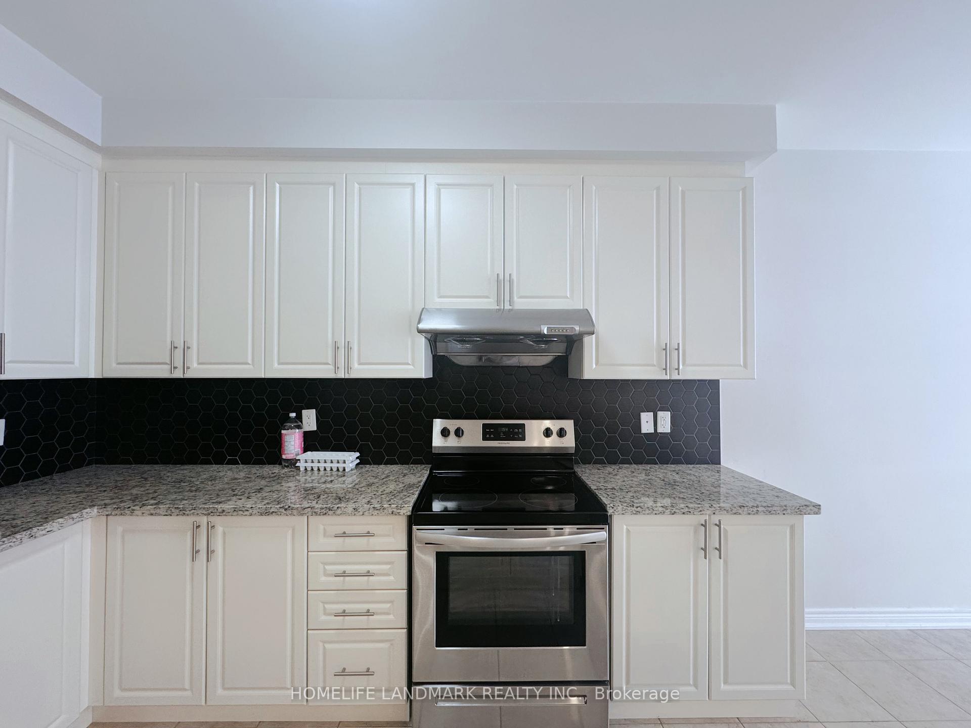 Photo 7 of 36 Applegate Drive, East Gwillimbury, Sharon — HOMEH