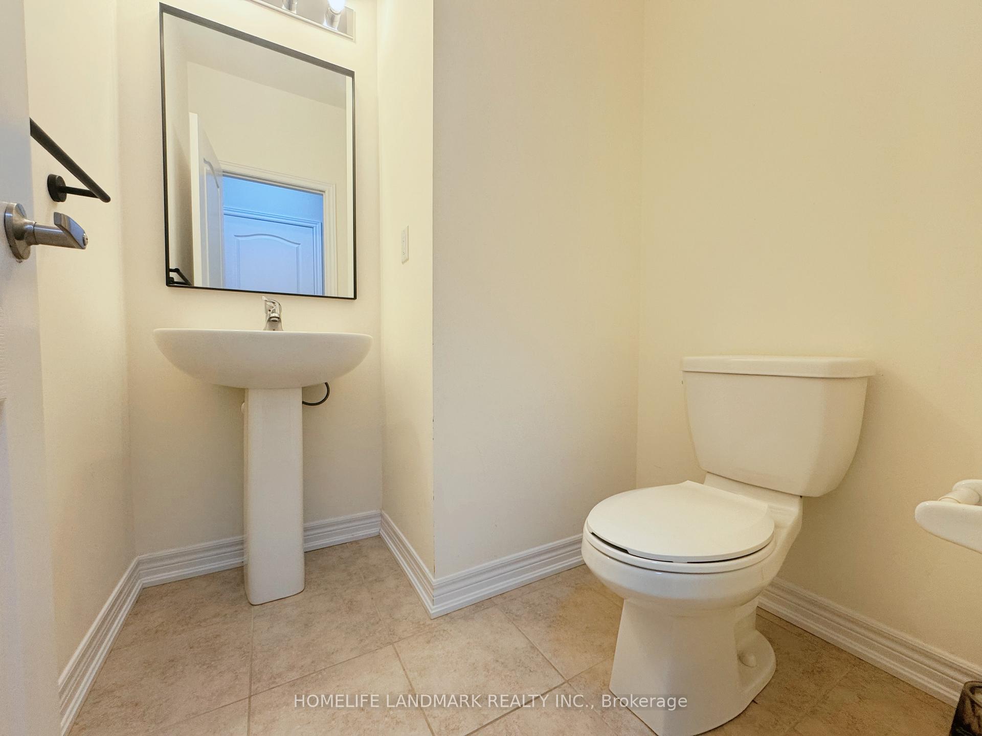 Photo 9 of 36 Applegate Drive, East Gwillimbury, Sharon — HOMEH