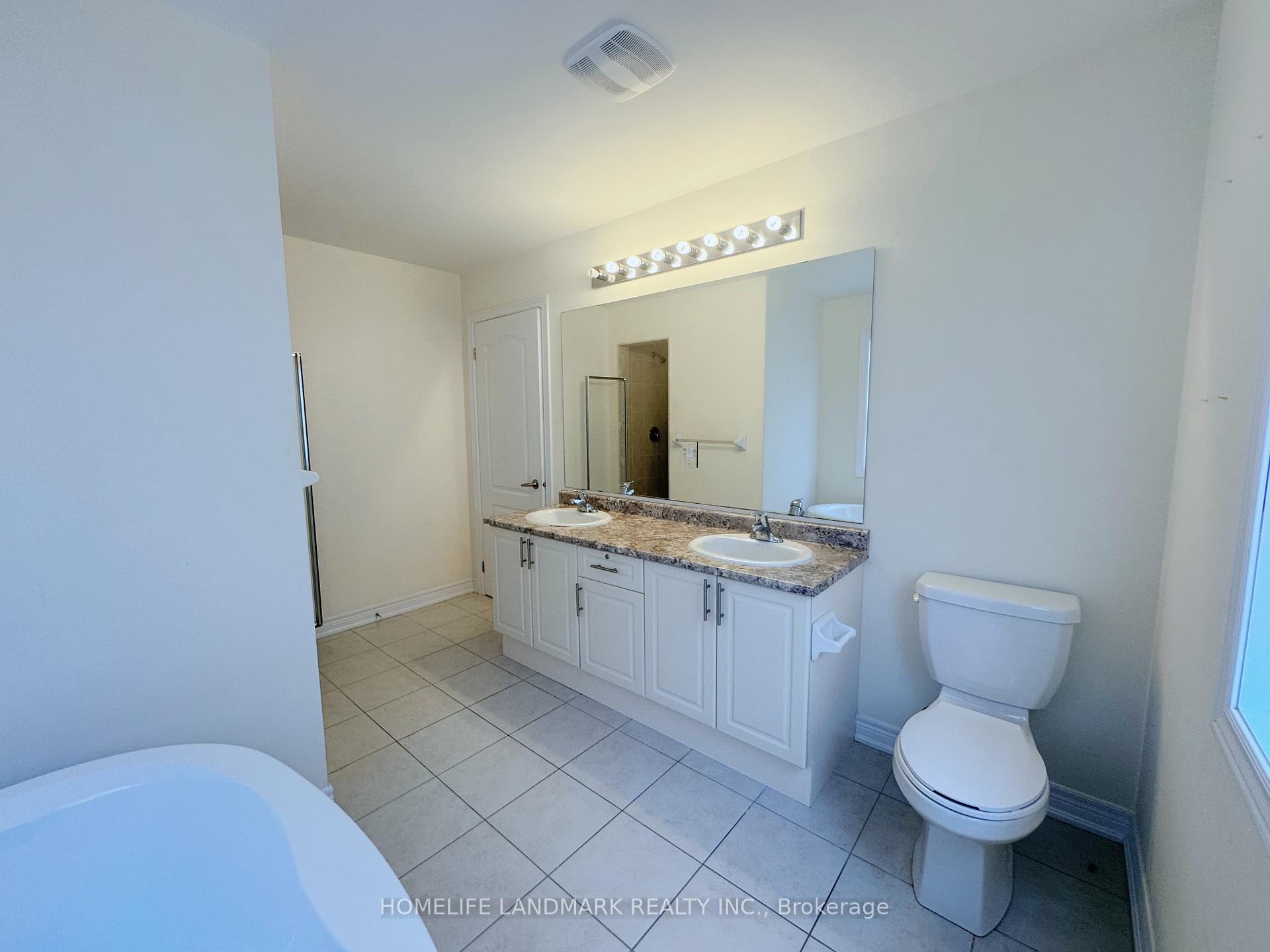 Photo 21 of 36 Applegate Drive, East Gwillimbury, Sharon — HOMEH