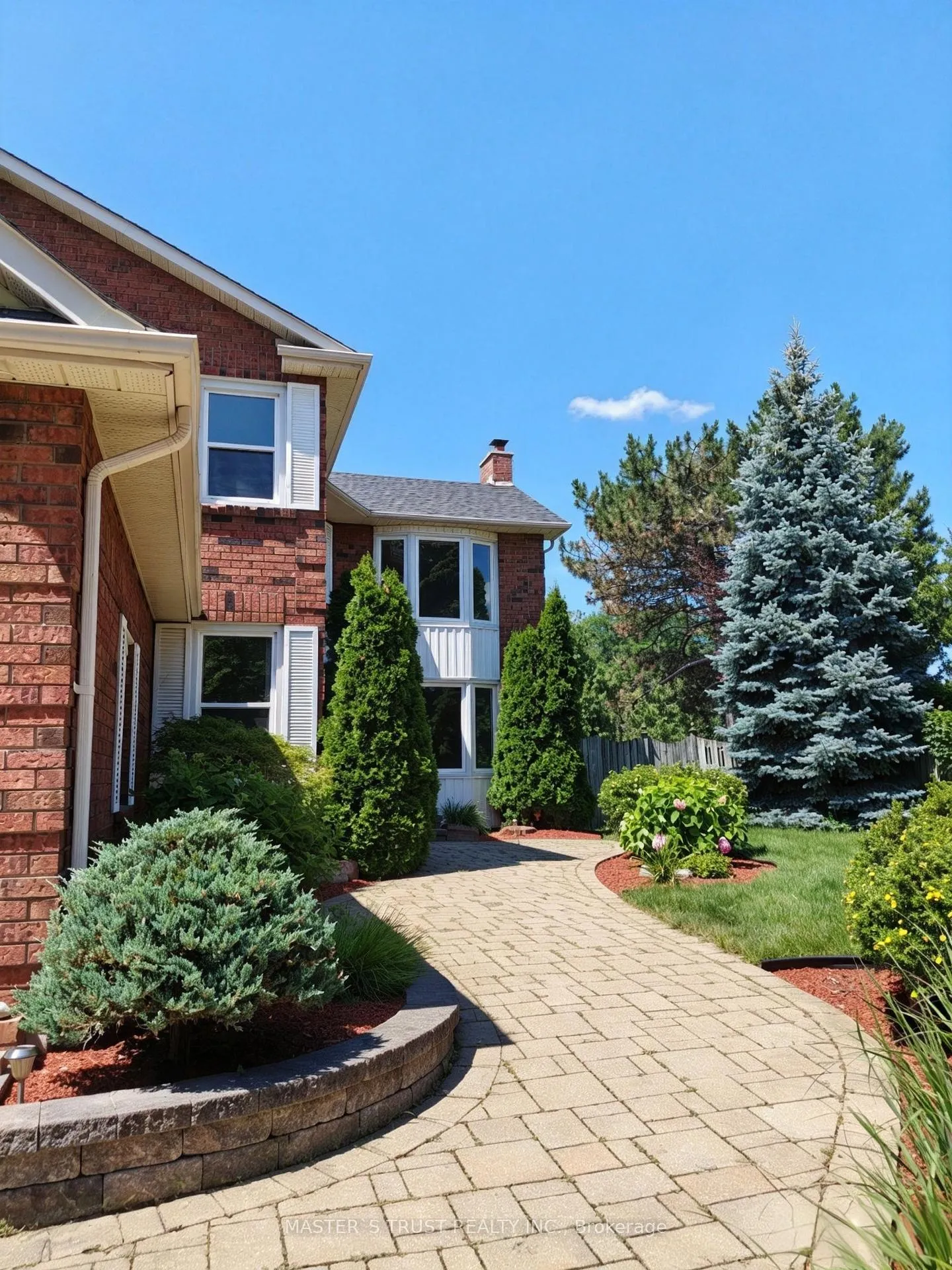 Photo 3 of 47 Glen Hill Drive, Whitby, Blue Grass Meadows — HOMEH