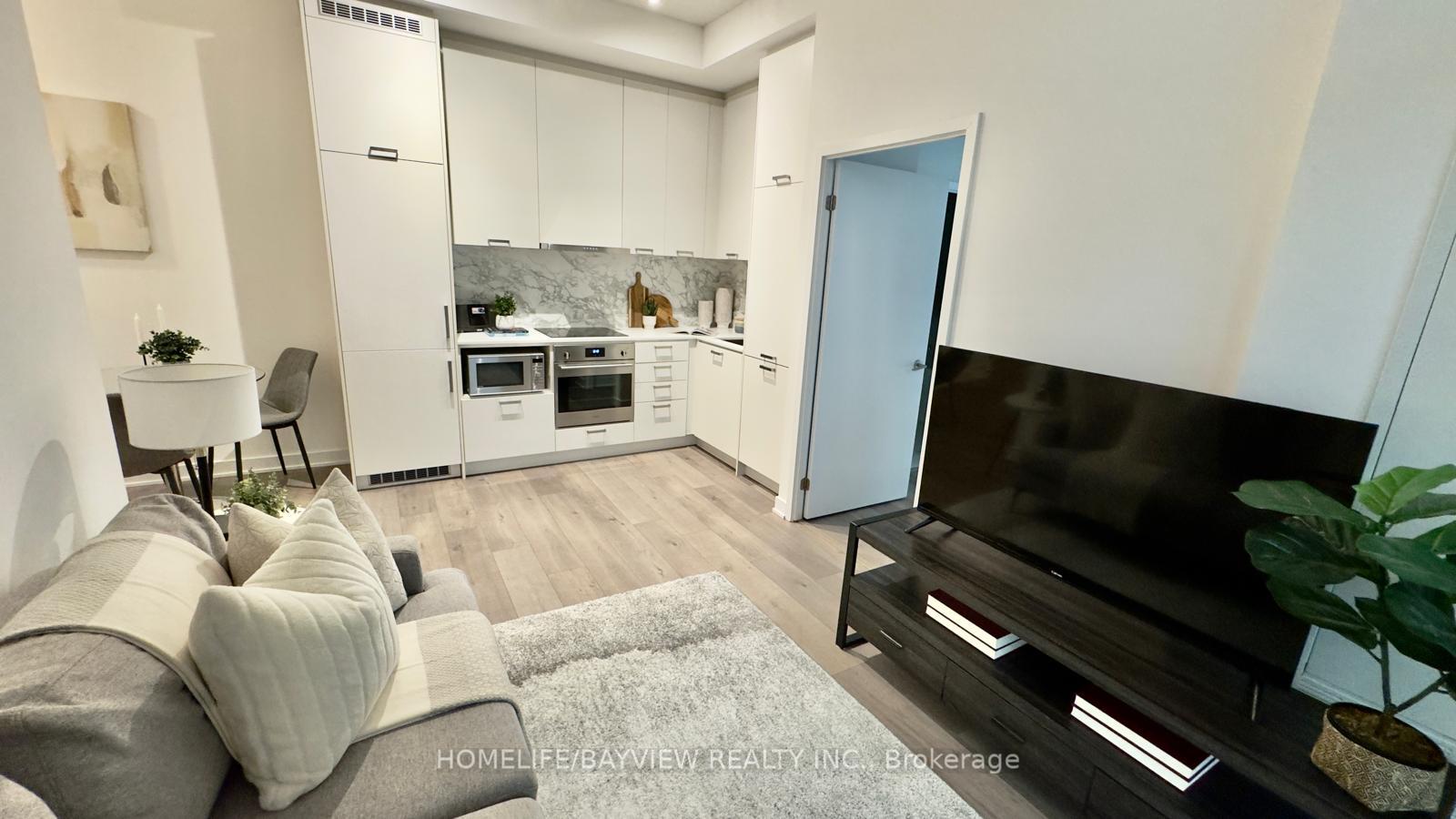 Photo 11 of Unit 512, 38 Honeycrisp Crescent, Vaughan, Vaughan Corporate Centre — HOMEH