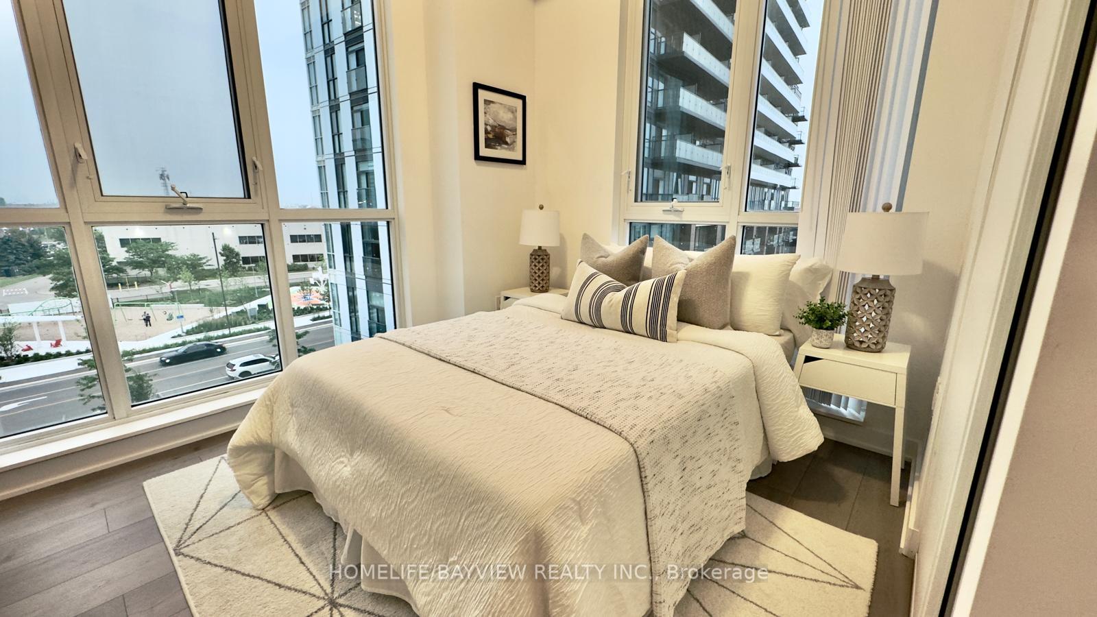 Photo 13 of Unit 512, 38 Honeycrisp Crescent, Vaughan, Vaughan Corporate Centre — HOMEH