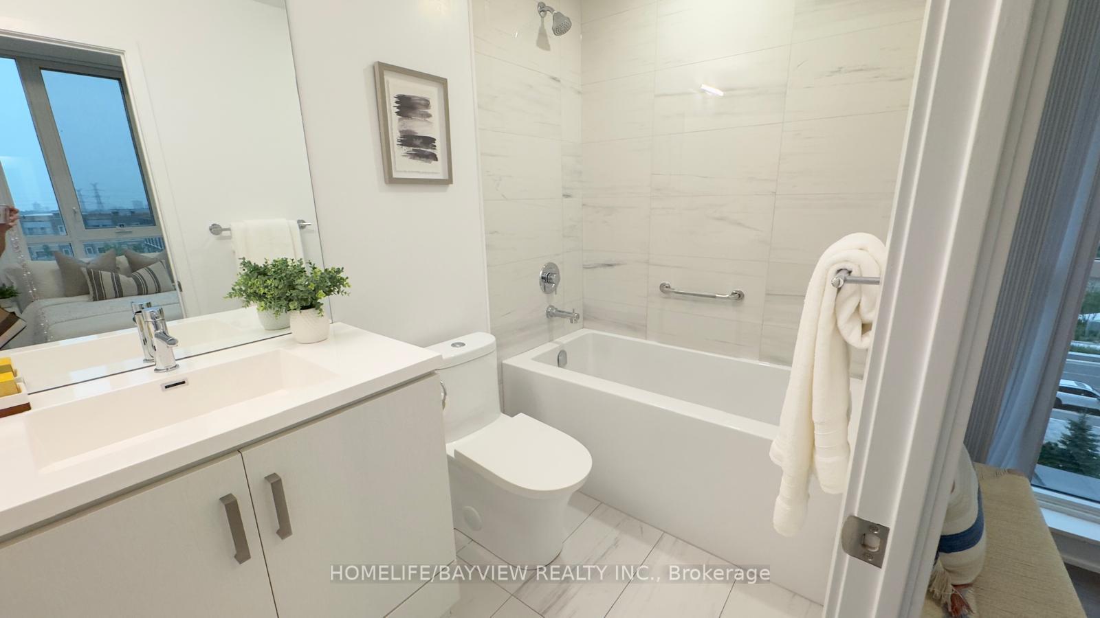 Photo 14 of Unit 512, 38 Honeycrisp Crescent, Vaughan, Vaughan Corporate Centre — HOMEH