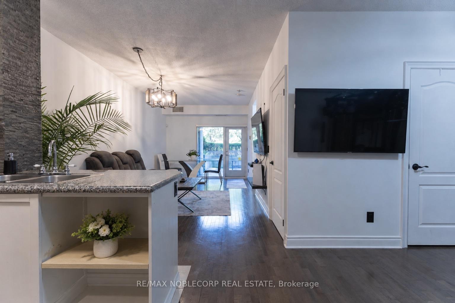 Photo 8 of Unit 105, 8201 Islington Avenue, Vaughan, Islington Woods — HOMEH