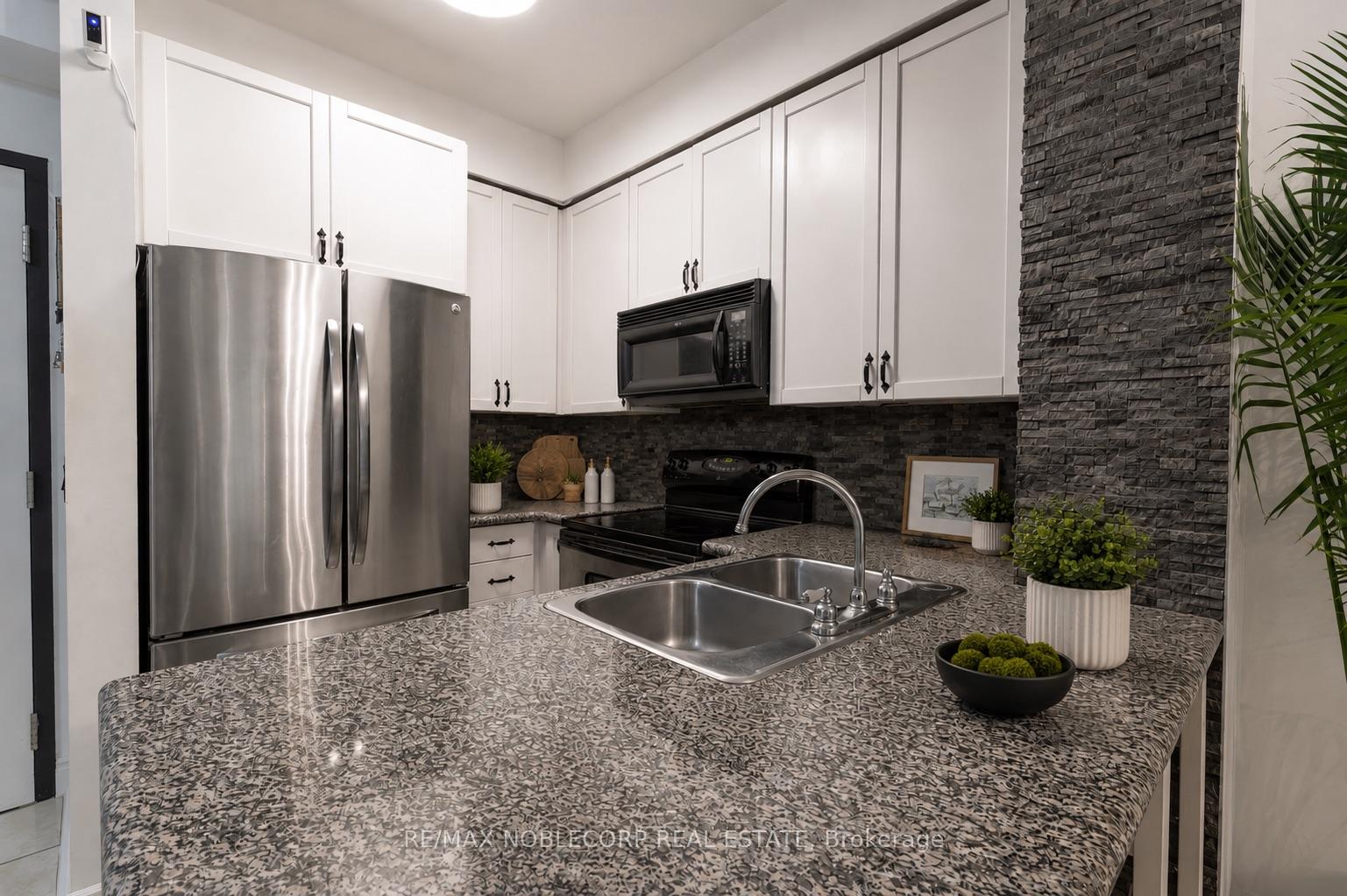 Photo 14 of Unit 105, 8201 Islington Avenue, Vaughan, Islington Woods — HOMEH
