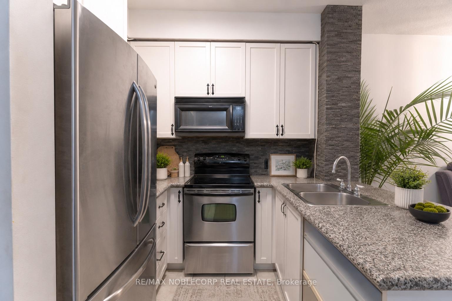 Photo 15 of Unit 105, 8201 Islington Avenue, Vaughan, Islington Woods — HOMEH