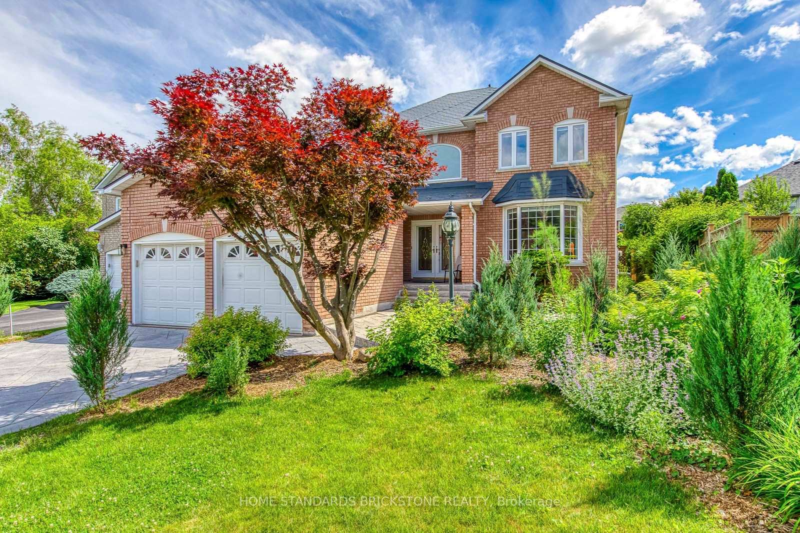 Photo 2 of 15 Samuel Crescent, Halton Hills, Georgetown — HOMEH