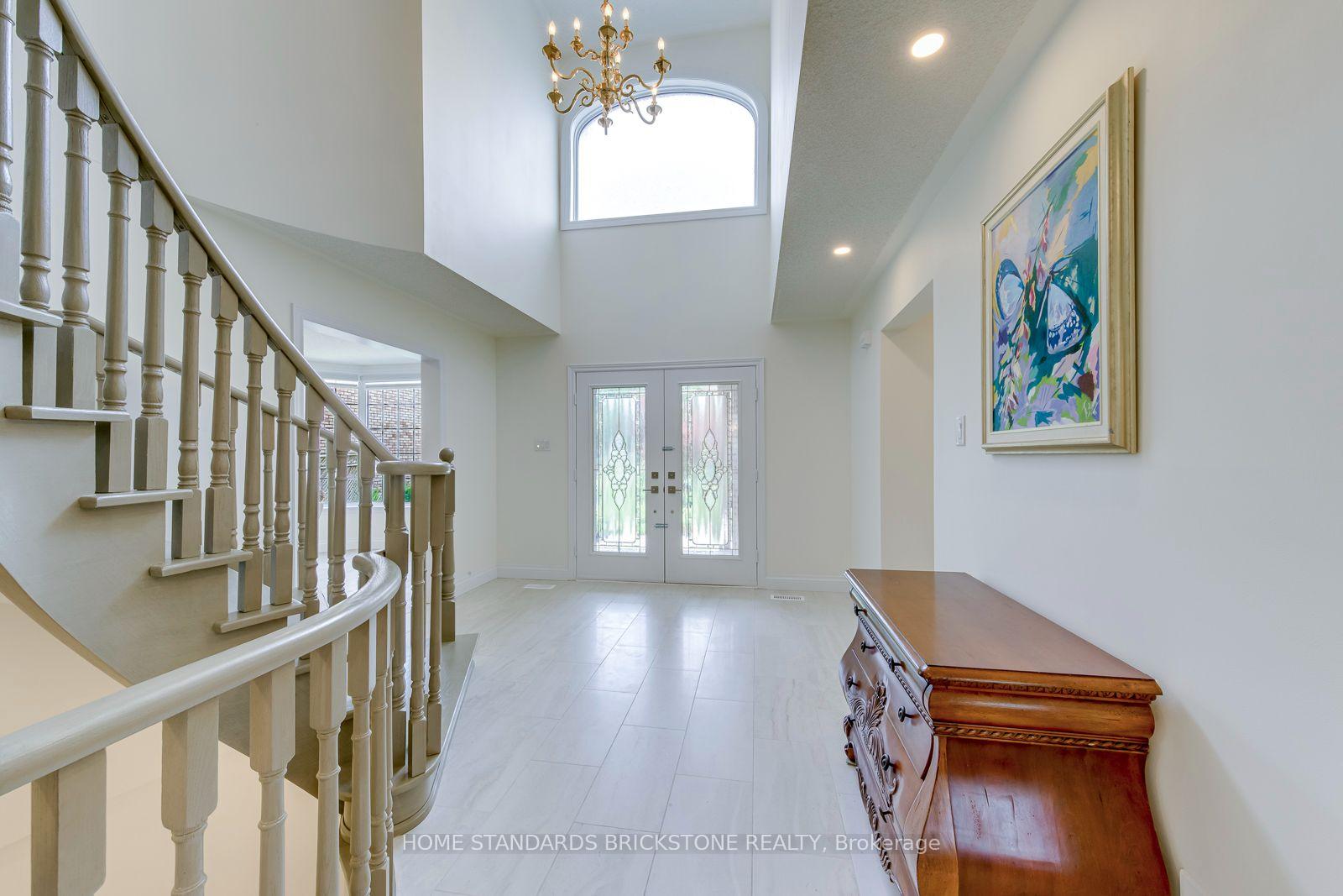 Photo 3 of 15 Samuel Crescent, Halton Hills, Georgetown — HOMEH
