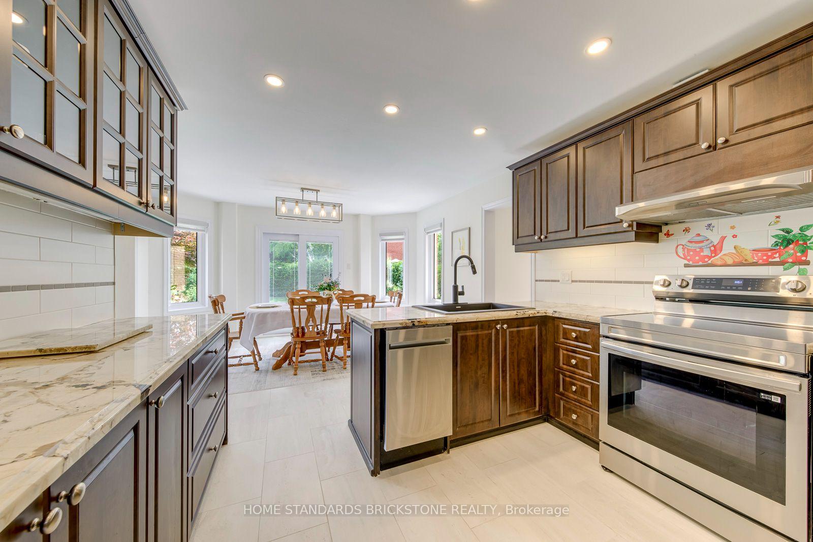 Photo 6 of 15 Samuel Crescent, Halton Hills, Georgetown — HOMEH