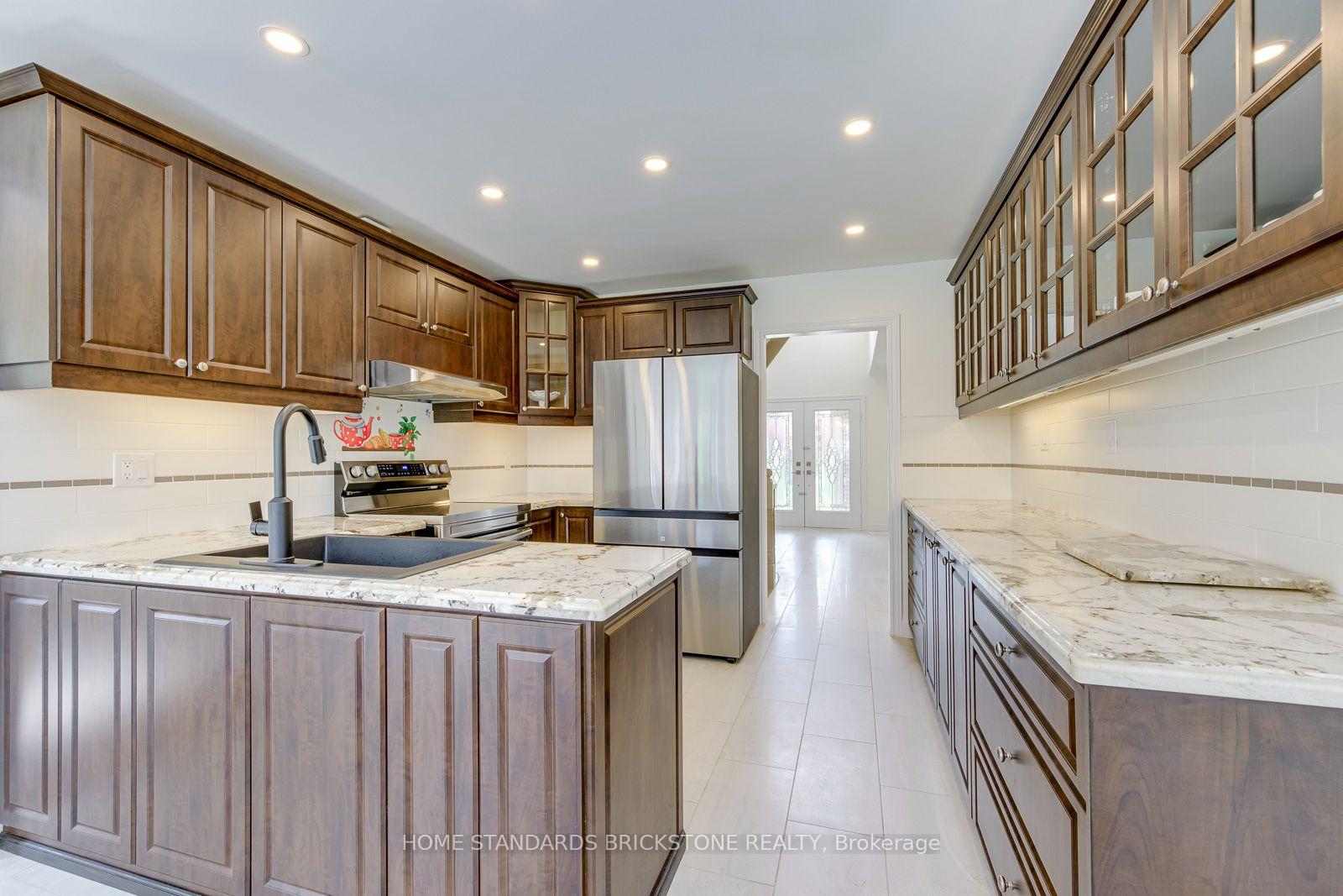 Photo 7 of 15 Samuel Crescent, Halton Hills, Georgetown — HOMEH