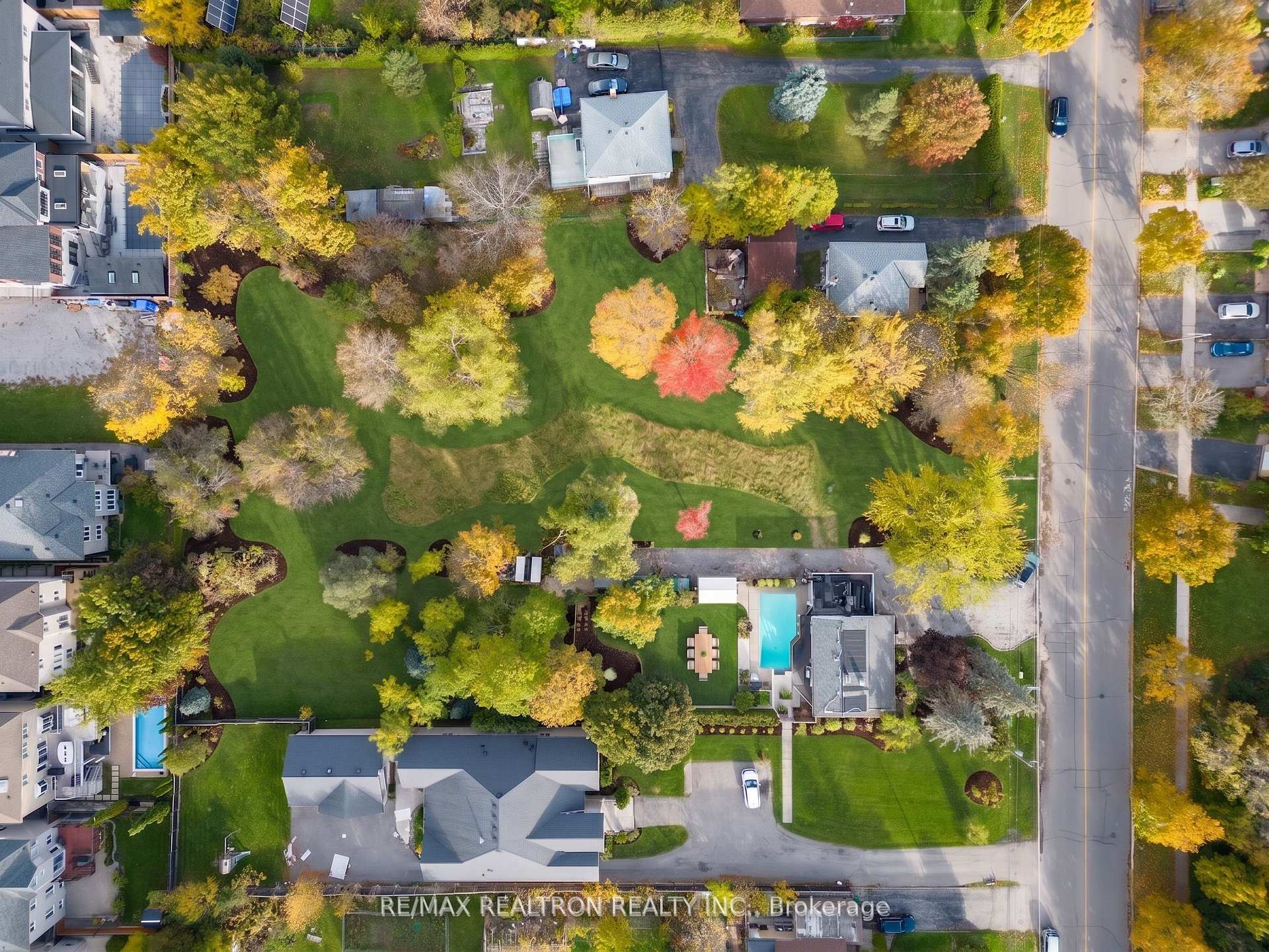 Photo 5 of 162 Weldrick Road W, Richmond Hill, North Richvale — HOMEH