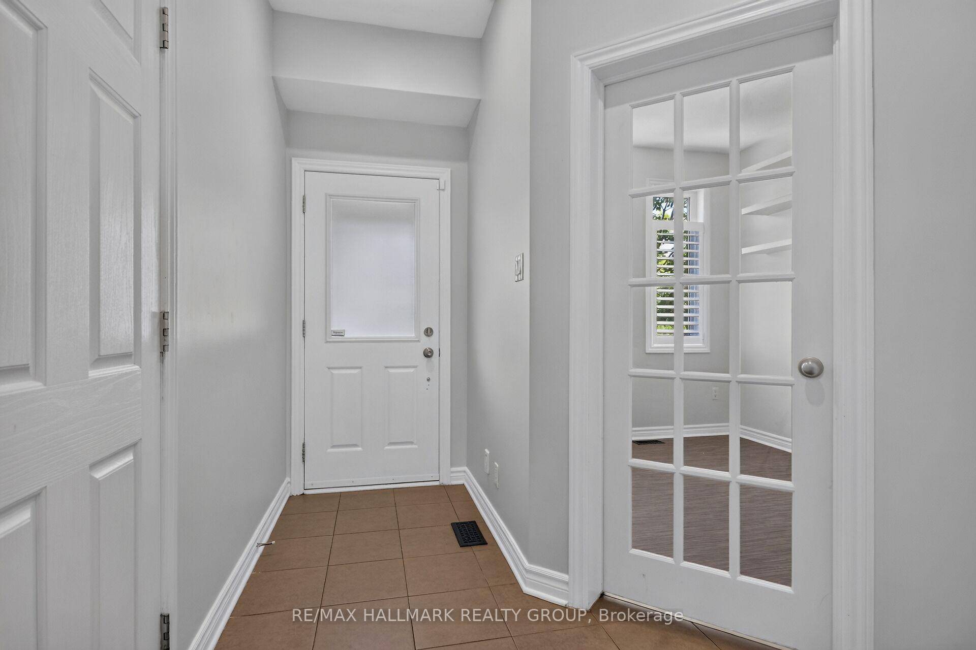 Photo 3 of 114 Dunforest Terrace, Ottawa, Barrhaven - Strandherd — HOMEH