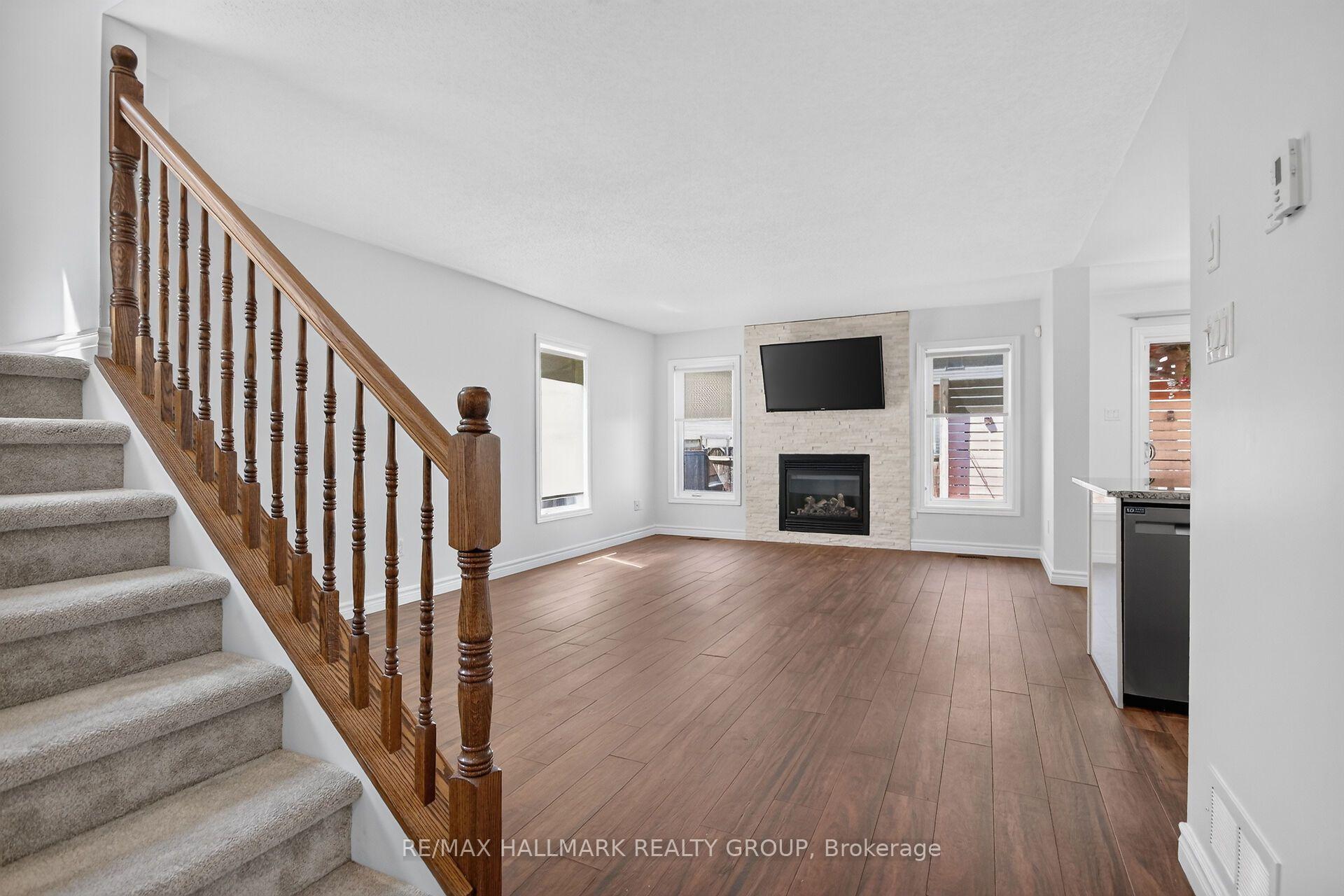 Photo 7 of 114 Dunforest Terrace, Ottawa, Barrhaven - Strandherd — HOMEH