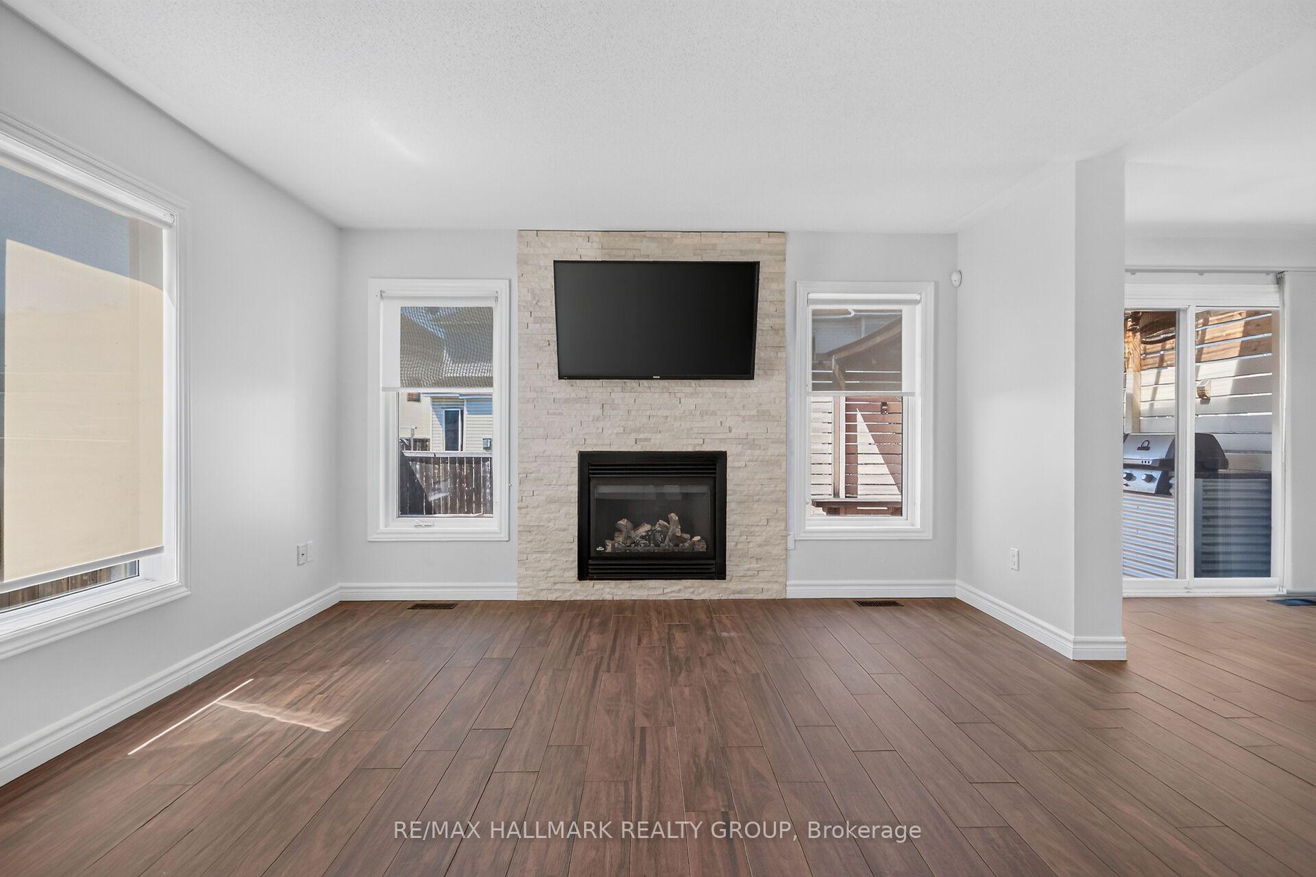 Photo 9 of 114 Dunforest Terrace, Ottawa, Barrhaven - Strandherd — HOMEH