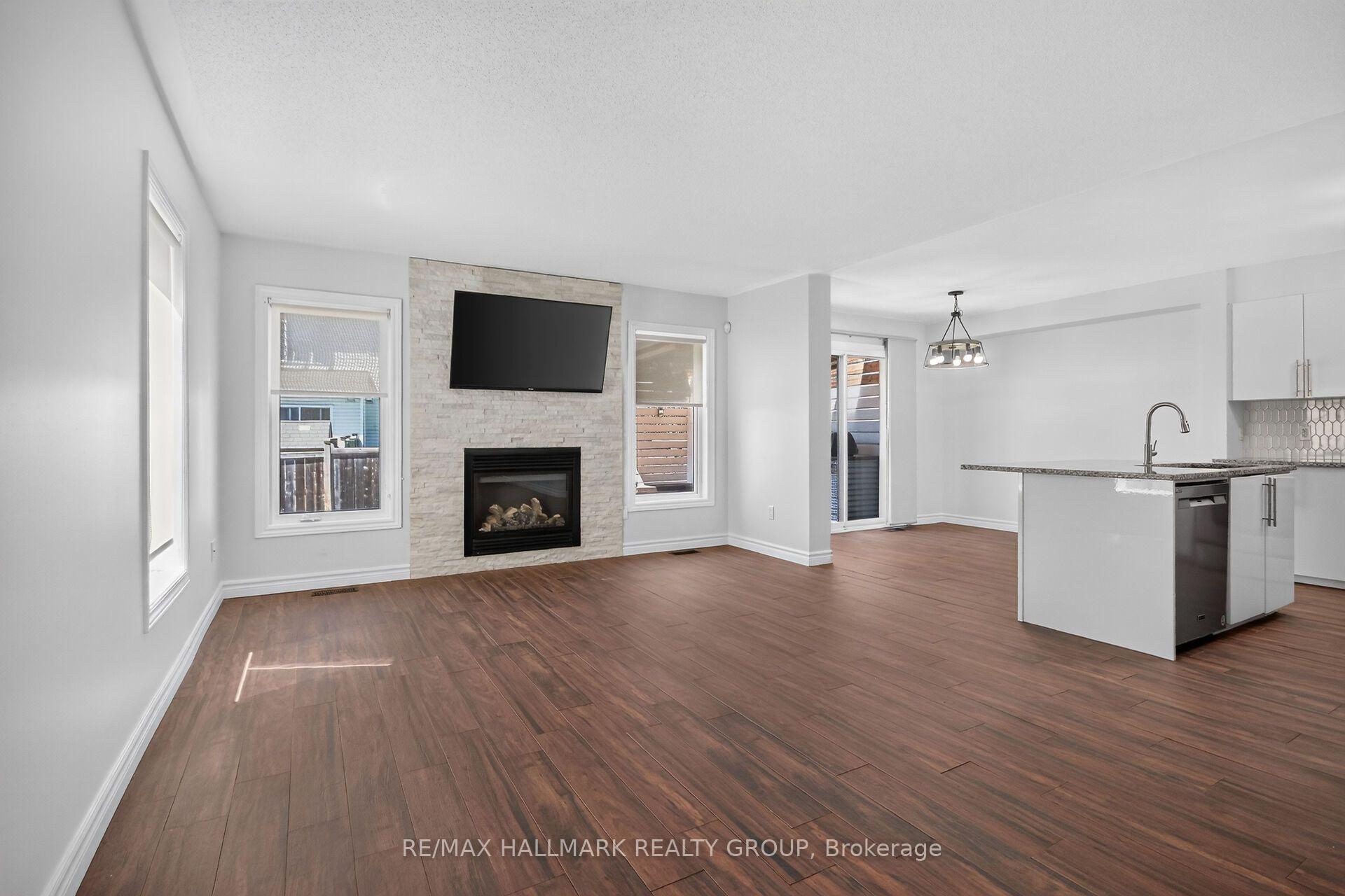Photo 10 of 114 Dunforest Terrace, Ottawa, Barrhaven - Strandherd — HOMEH
