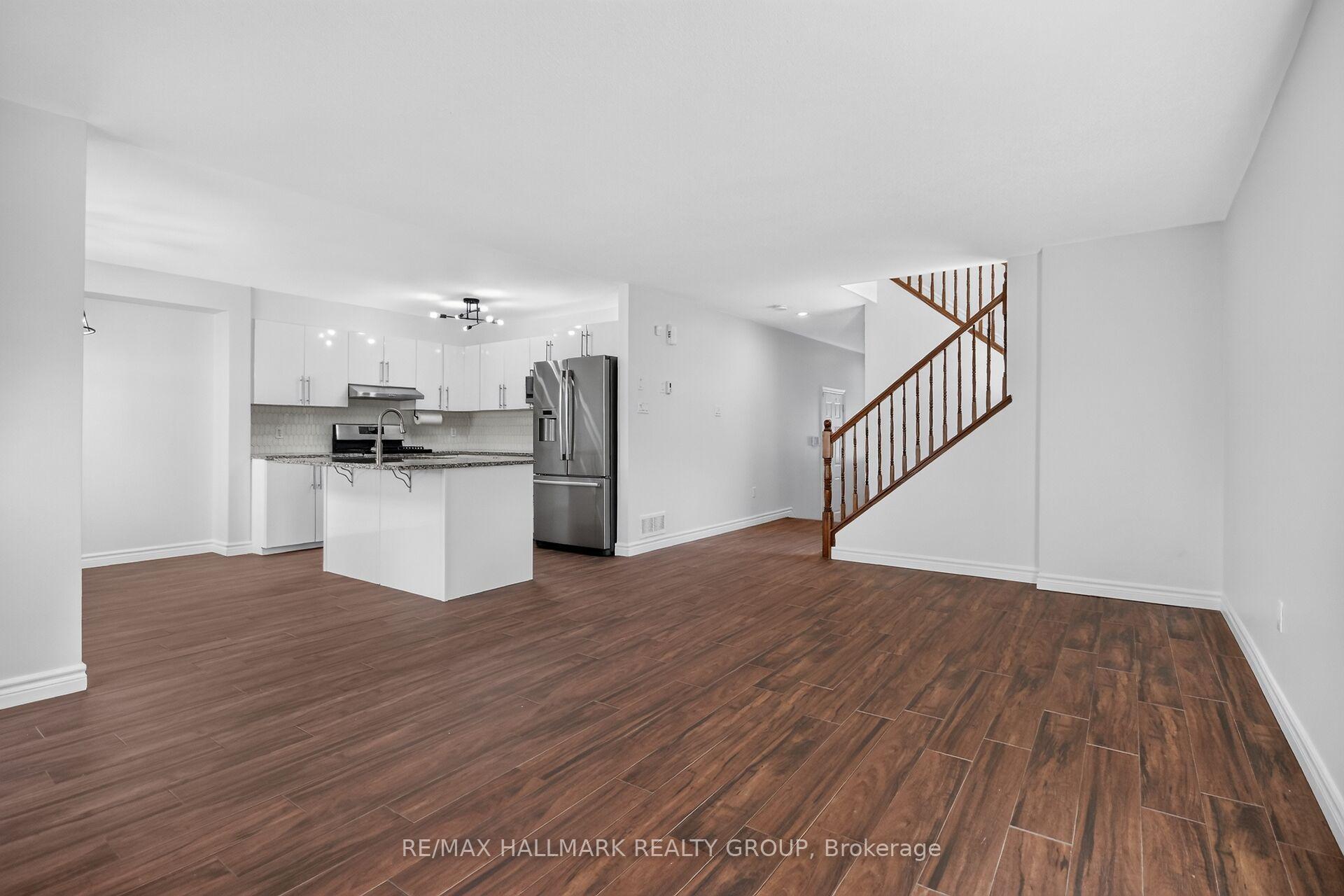 Photo 11 of 114 Dunforest Terrace, Ottawa, Barrhaven - Strandherd — HOMEH