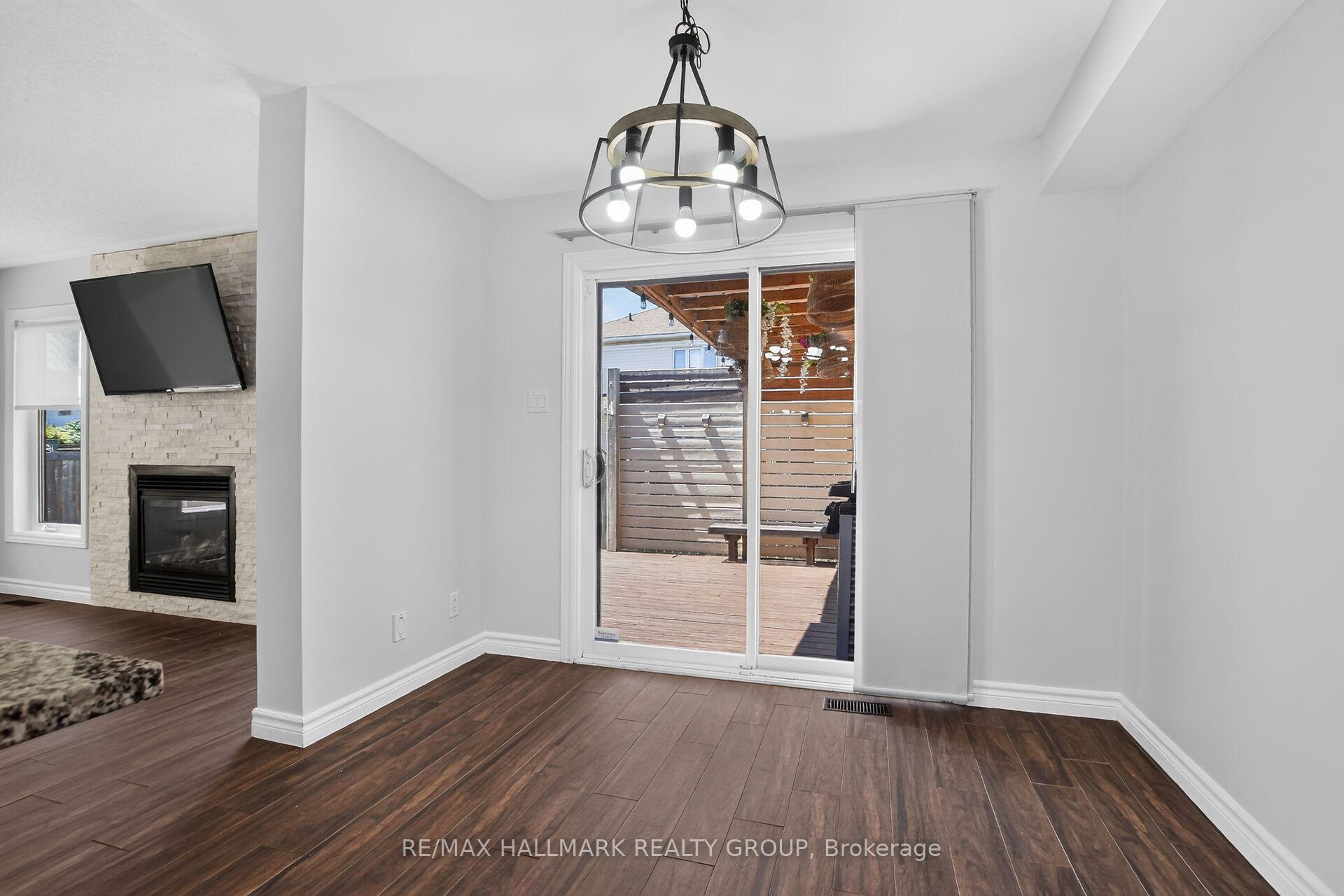 Photo 13 of 114 Dunforest Terrace, Ottawa, Barrhaven - Strandherd — HOMEH