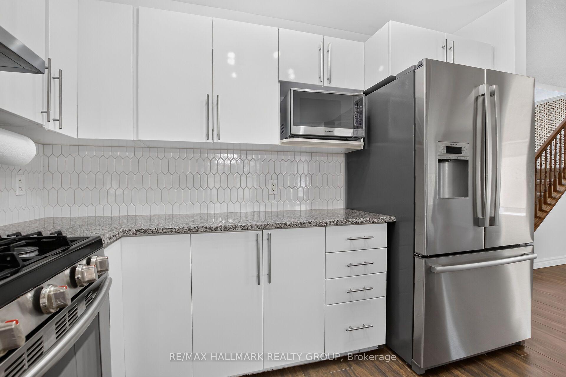 Photo 16 of 114 Dunforest Terrace, Ottawa, Barrhaven - Strandherd — HOMEH