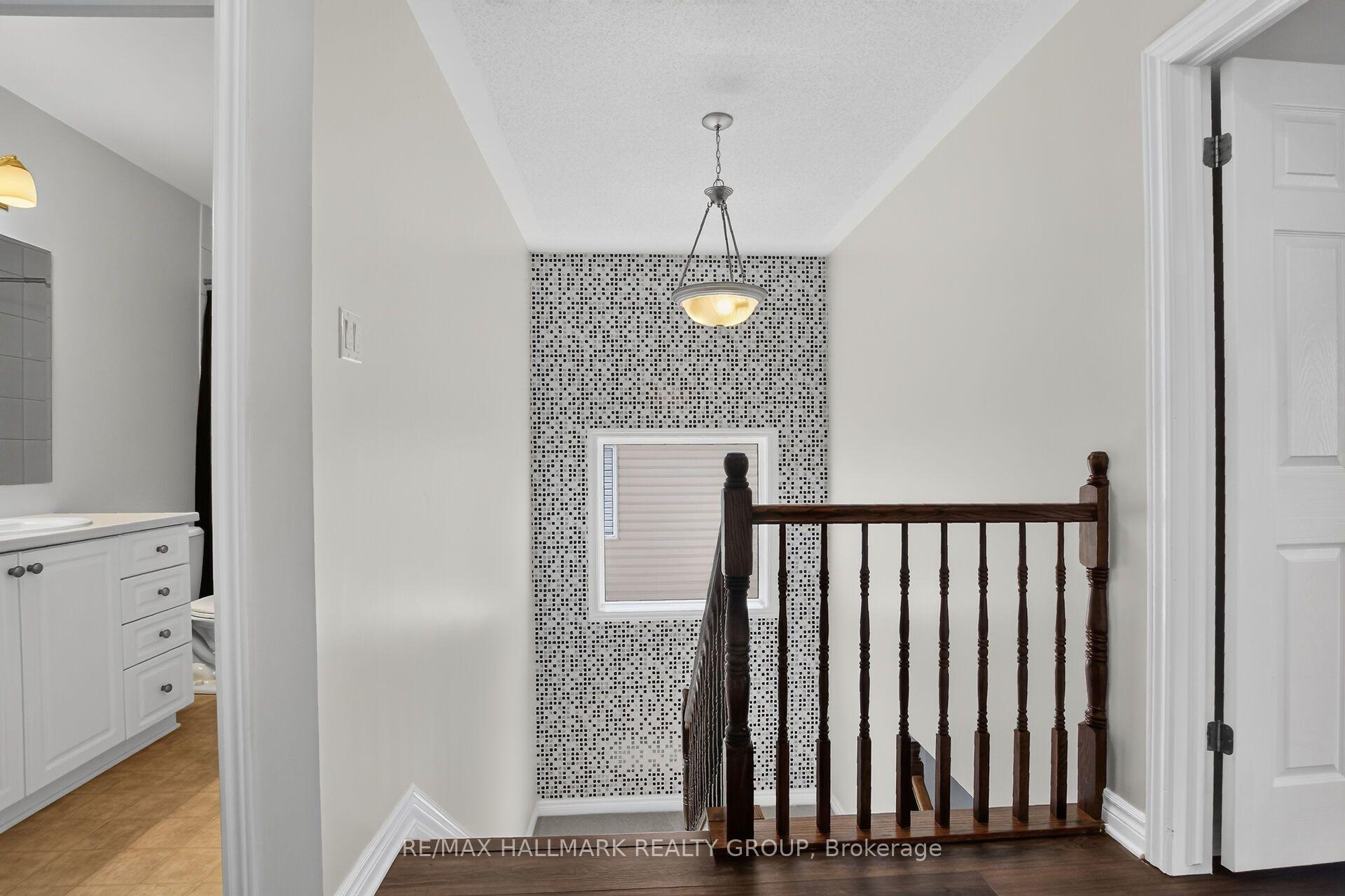 Photo 23 of 114 Dunforest Terrace, Ottawa, Barrhaven - Strandherd — HOMEH