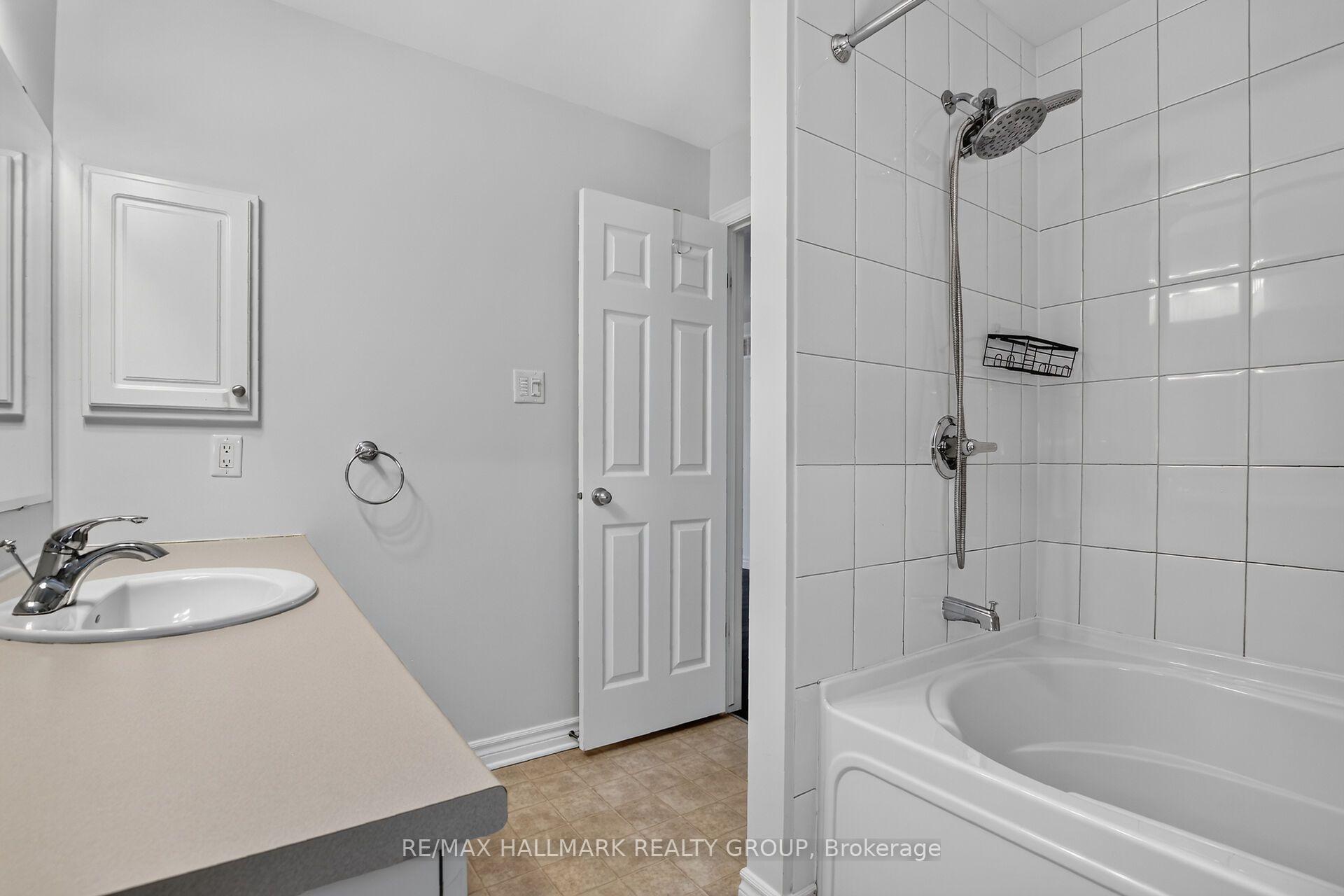 Photo 28 of 114 Dunforest Terrace, Ottawa, Barrhaven - Strandherd — HOMEH