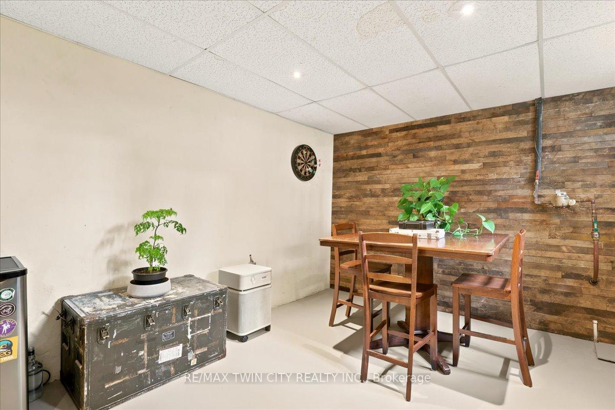Photo 34 of 85 Albert Street, Waterloo, Beechwood/University — HOMEH