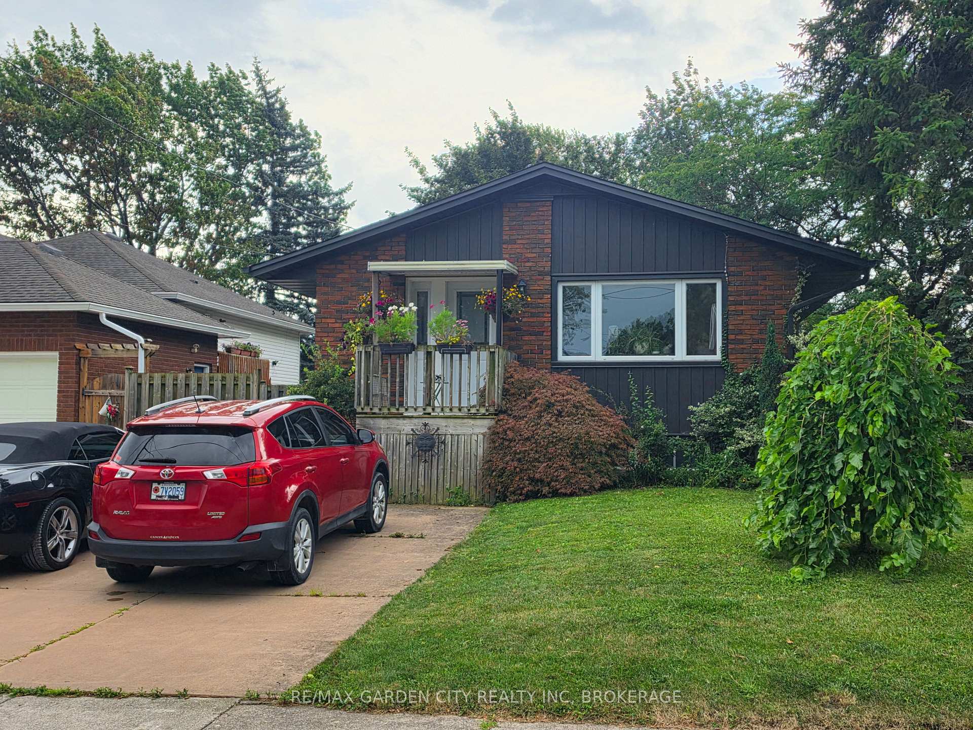 Photo 1 of 49 Ursula Avenue, St. Catharines, Burleigh Hill — HOMEH