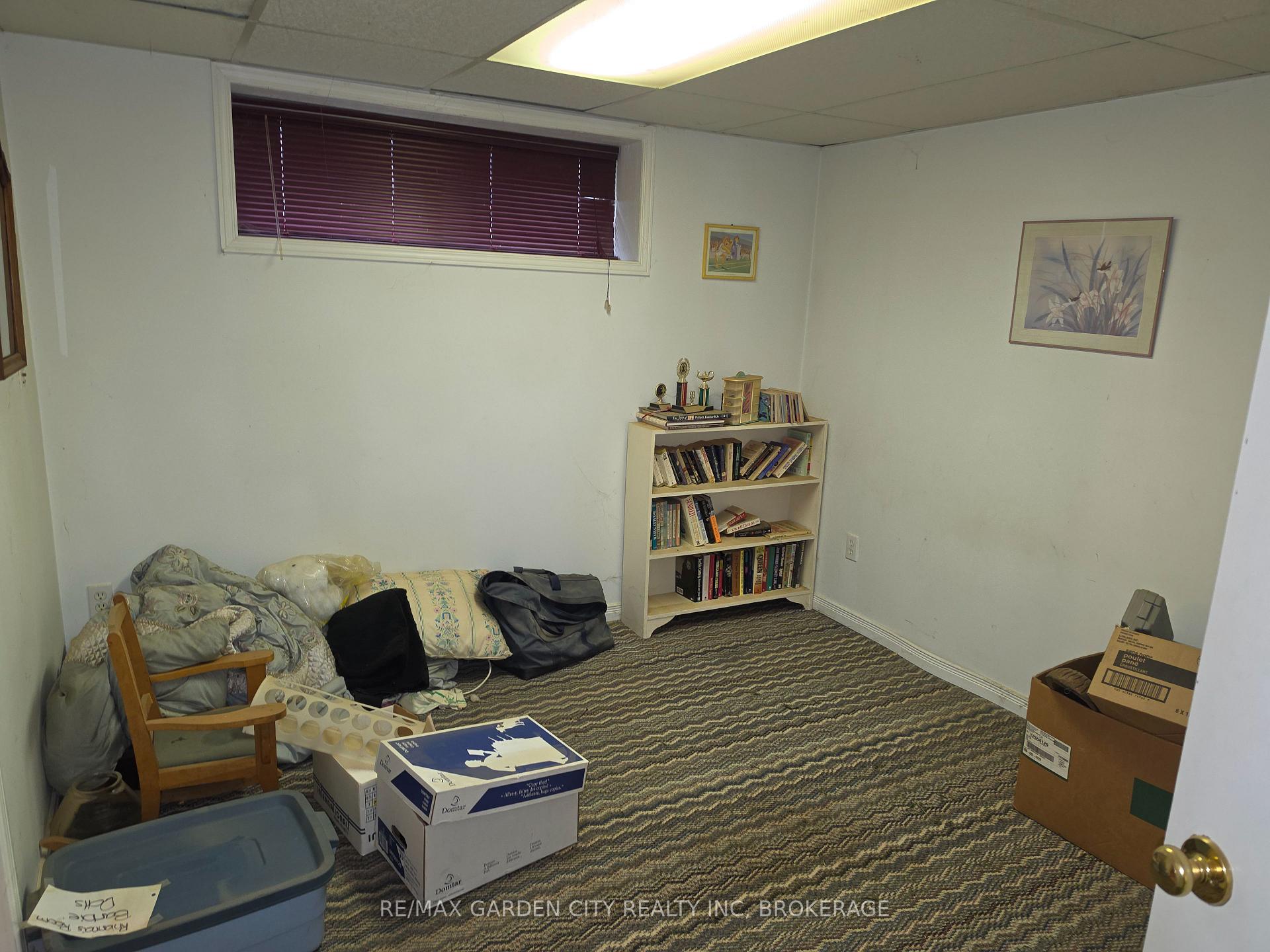 Photo 10 of 49 Ursula Avenue, St. Catharines, Burleigh Hill — HOMEH