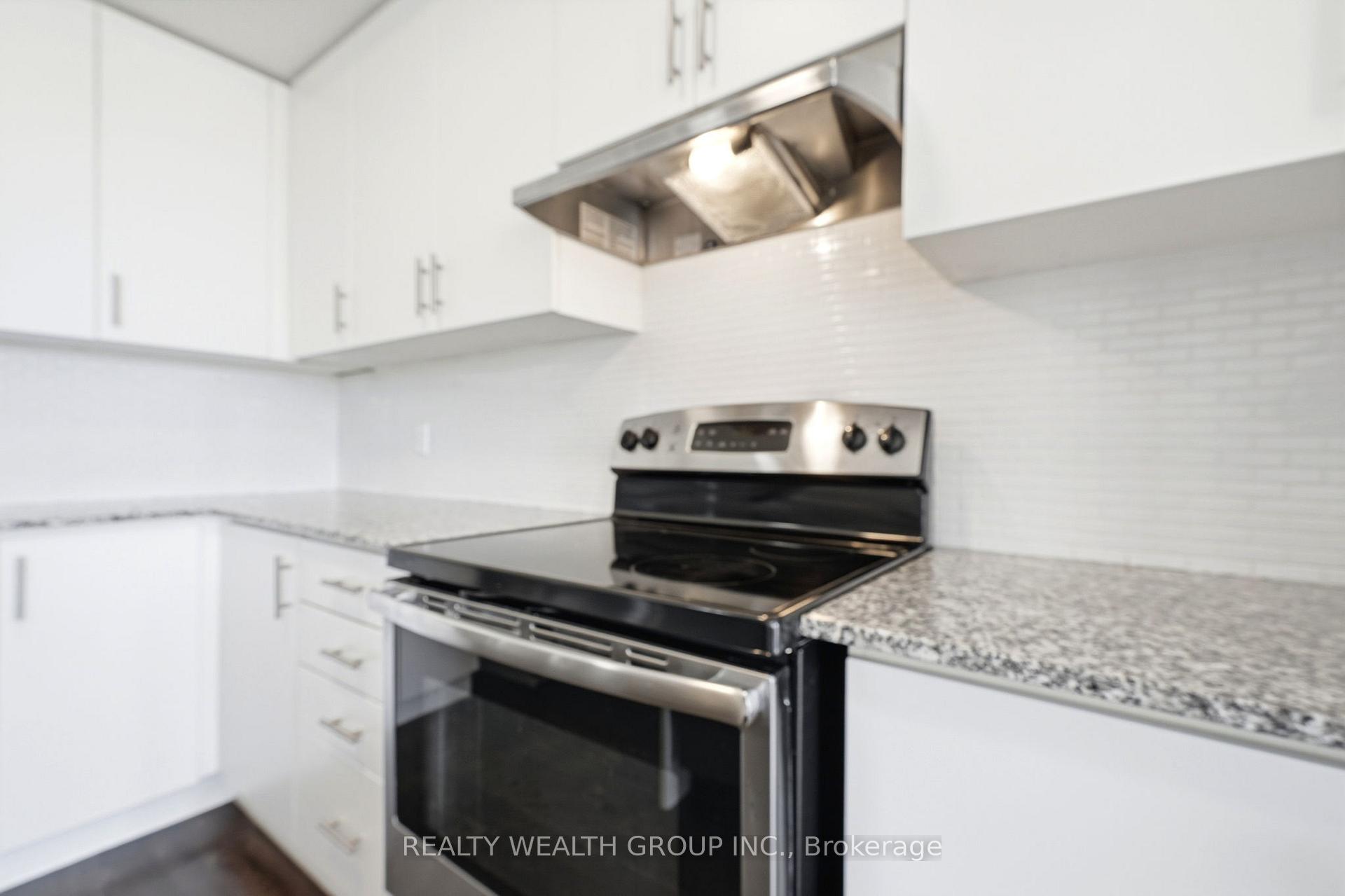 Photo 10 of 7 City Park Circle, Vaughan, West Woodbridge — HOMEH