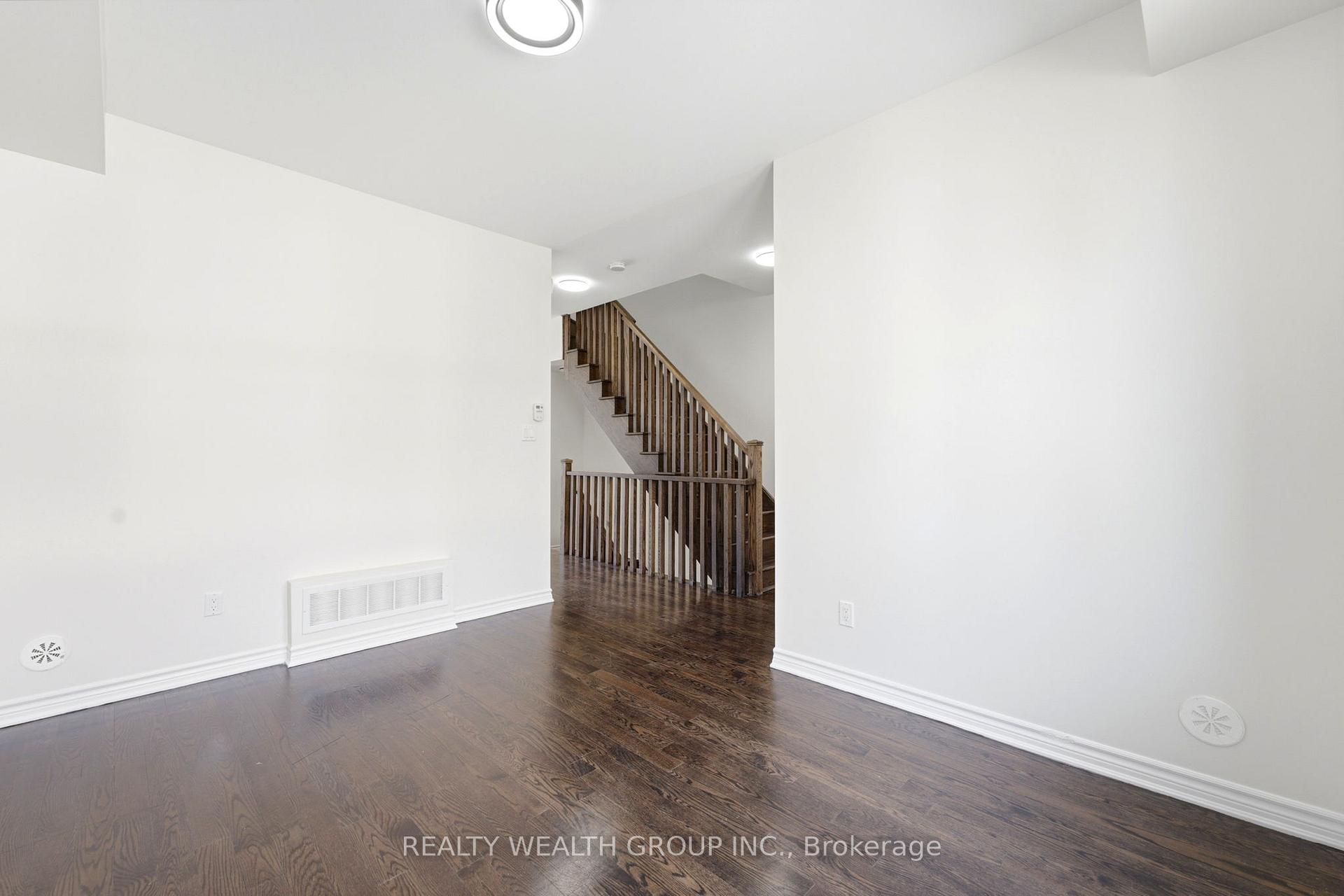 Photo 14 of 7 City Park Circle, Vaughan, West Woodbridge — HOMEH