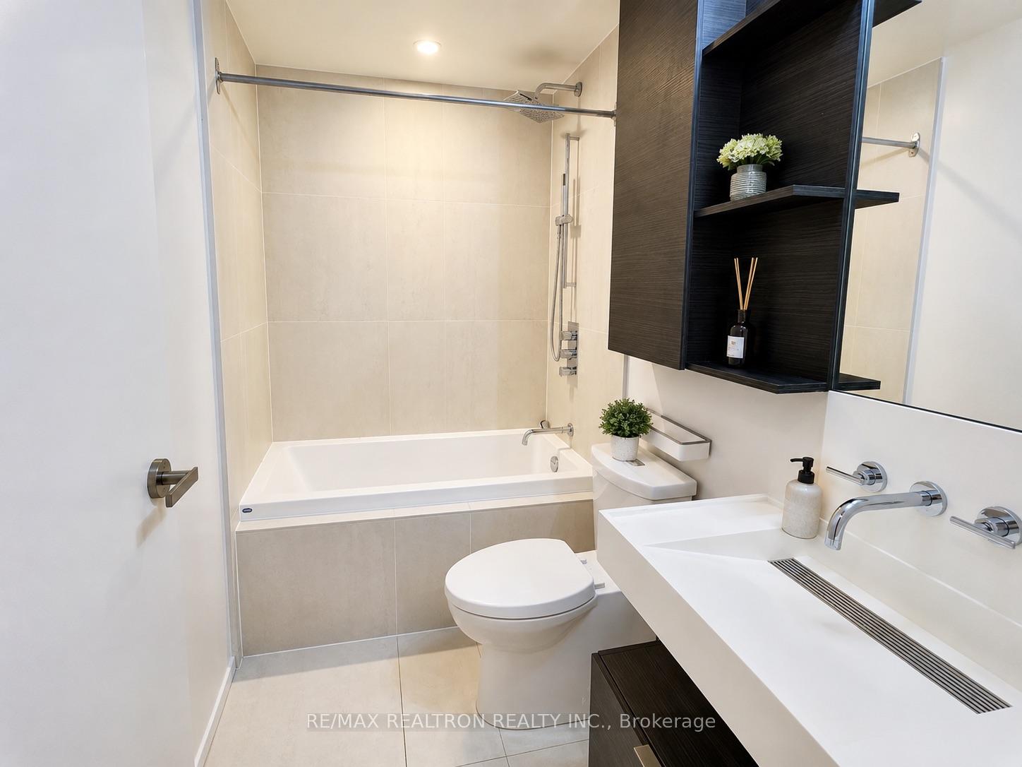 Photo 11 of Unit 2001, 5 St Joseph Street, Toronto, Bay Street Corridor — HOMEH