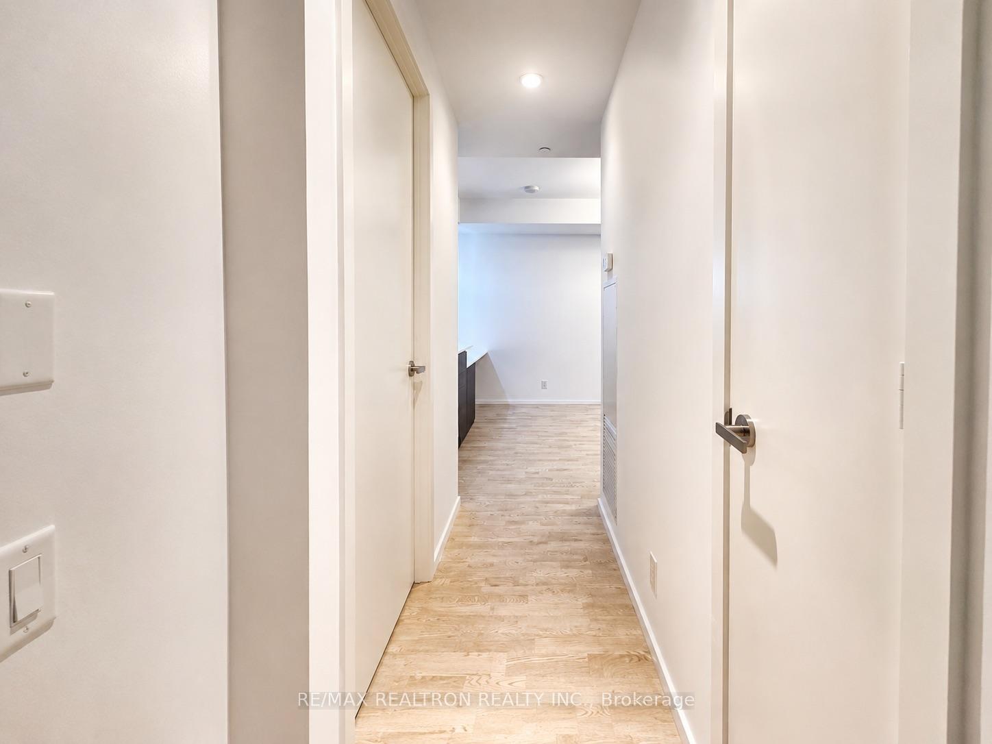 Photo 3 of Unit 2001, 5 St Joseph Street, Toronto, Bay Street Corridor — HOMEH