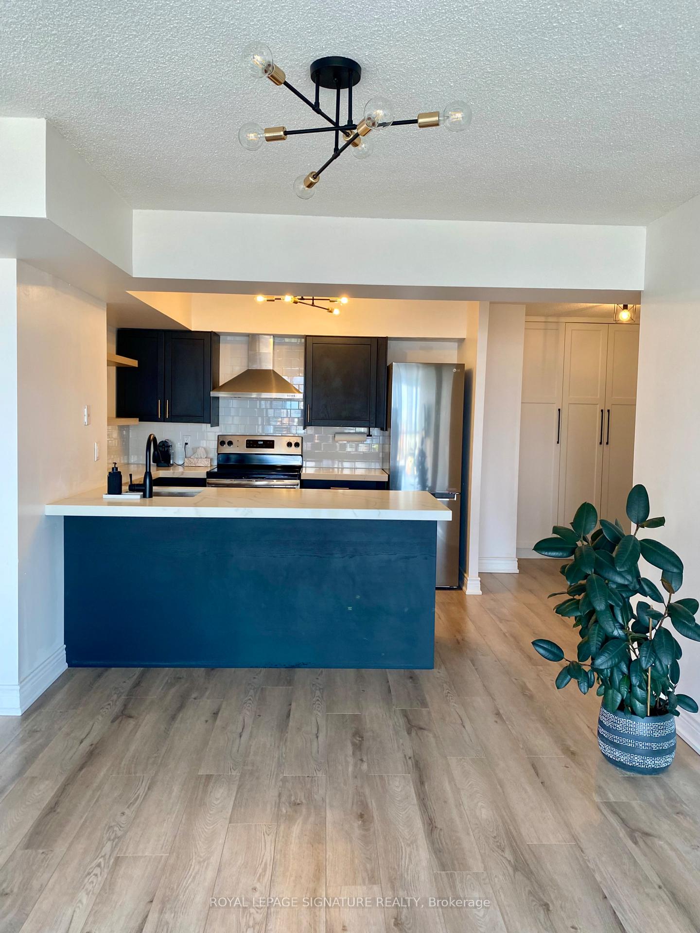 Photo 3 of Unit 1304, 95 Lombard Street, Toronto, Church-Yonge Corridor — HOMEH