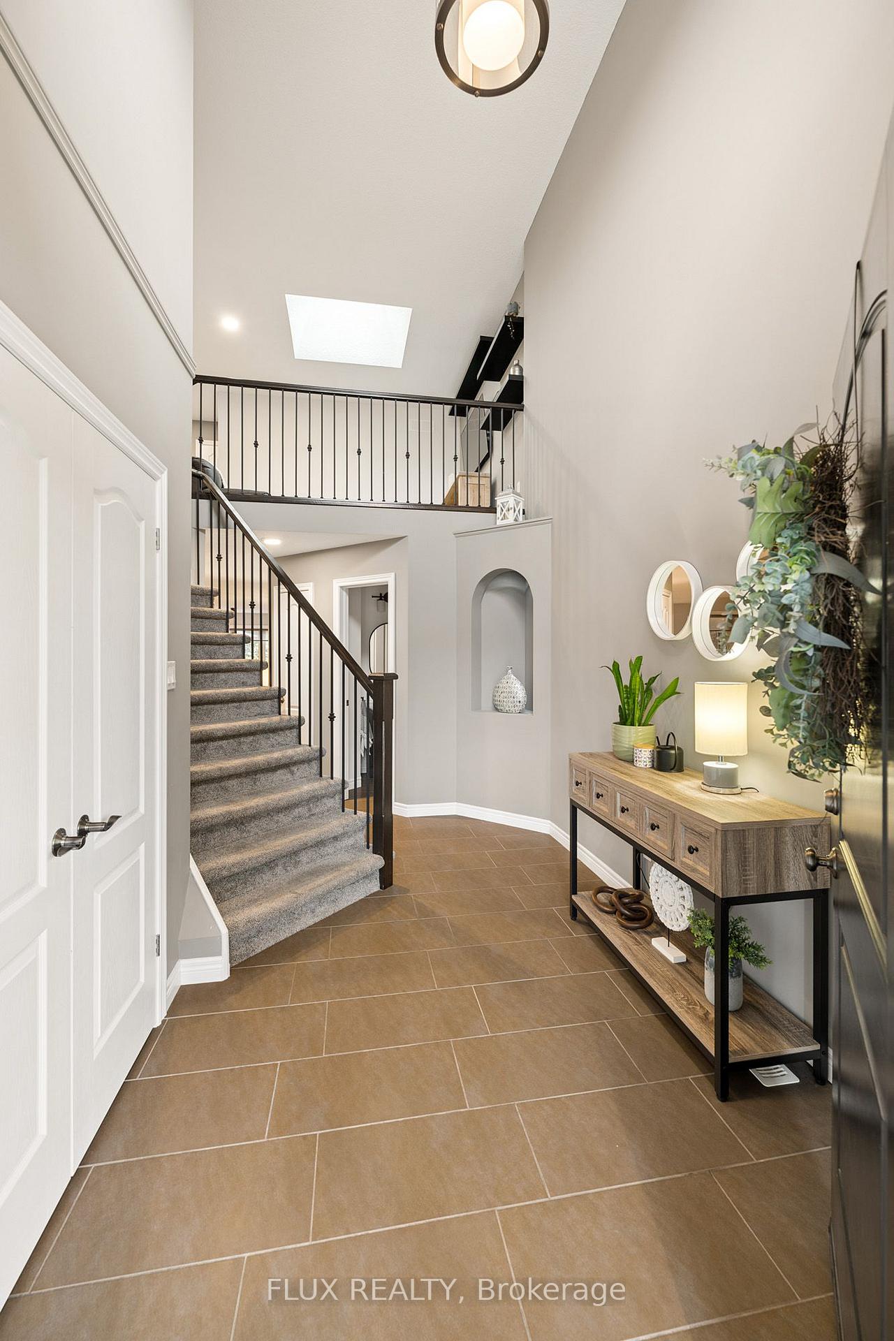 Photo 5 of 142 Maplecrest Drive, Woolwich, Breslau — HOMEH