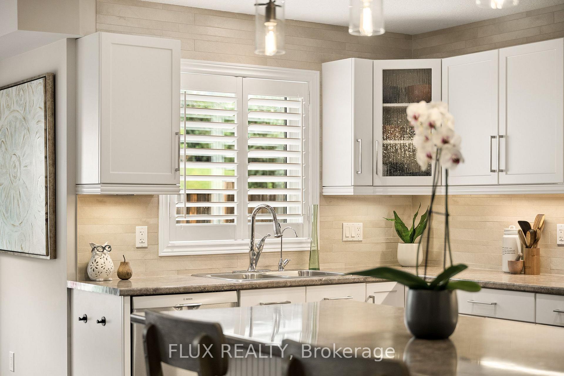 Photo 10 of 142 Maplecrest Drive, Woolwich, Breslau — HOMEH