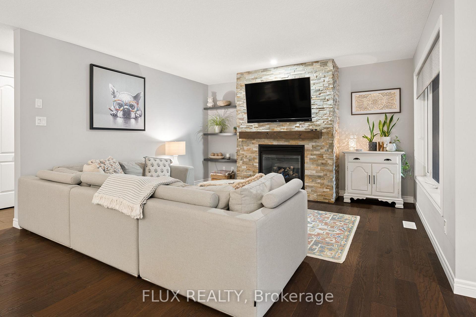 Photo 17 of 142 Maplecrest Drive, Woolwich, Breslau — HOMEH